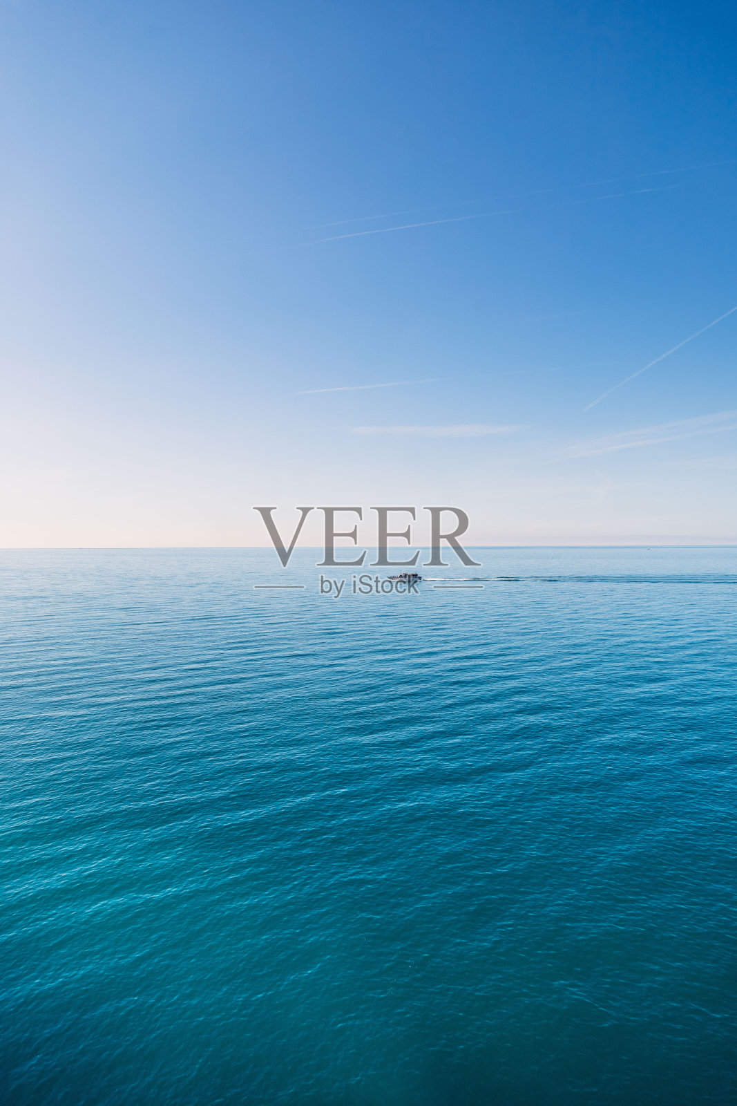 意大利五渔村的蓝色大海照片摄影图片