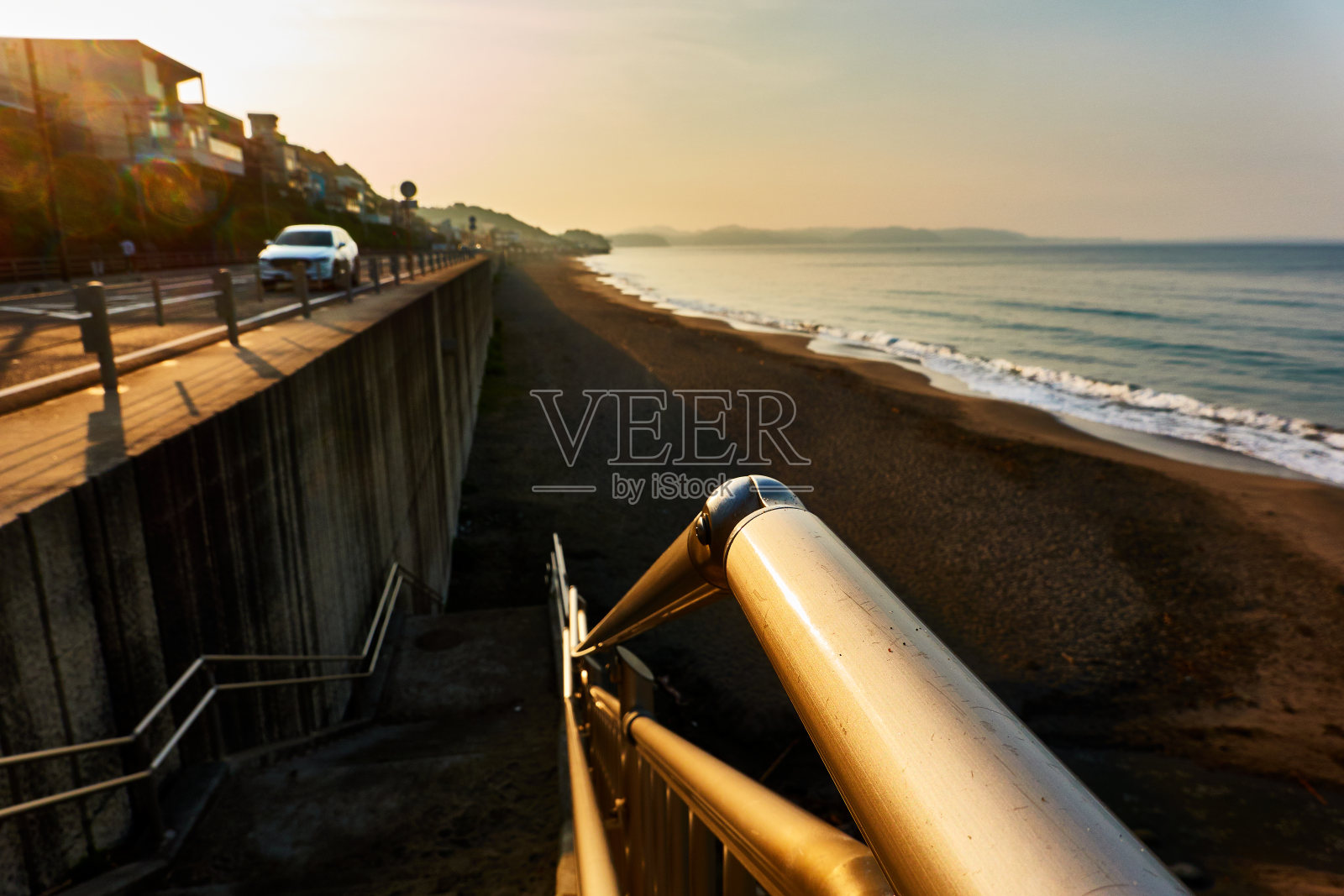日出时海滩的美景照片摄影图片
