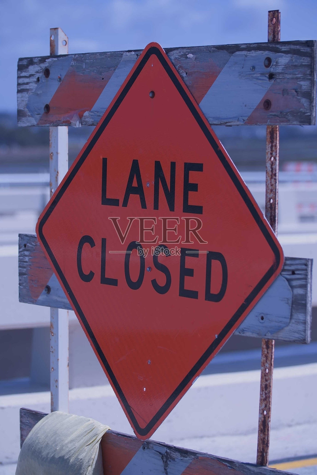 车道封闭标志照片摄影图片