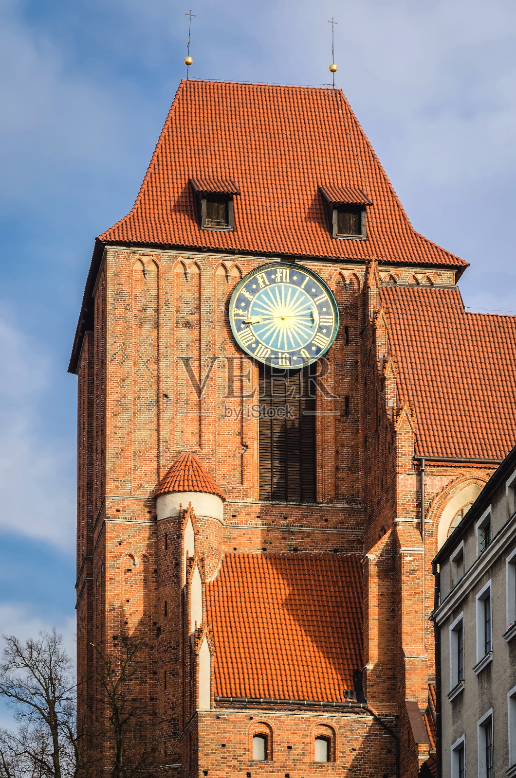 波兰托伦的哥特式教堂。照片摄影图片
