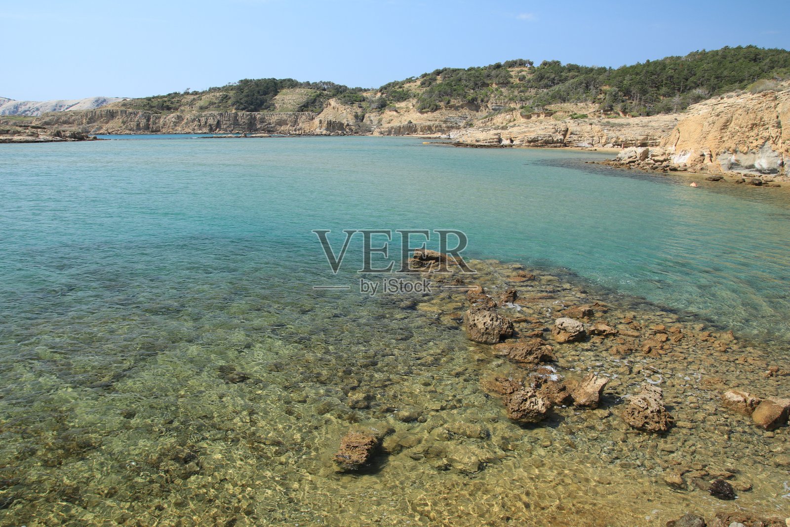 拉布岛上的斯托拉克主义者的石质海滩照片摄影图片