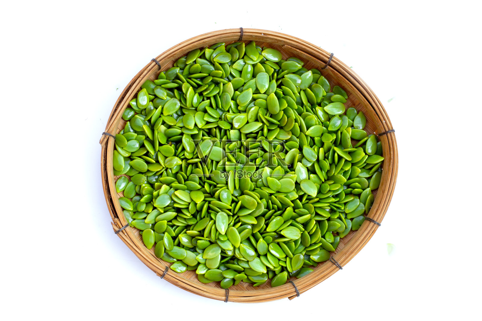 白色背景上分离的银合欢种子照片摄影图片