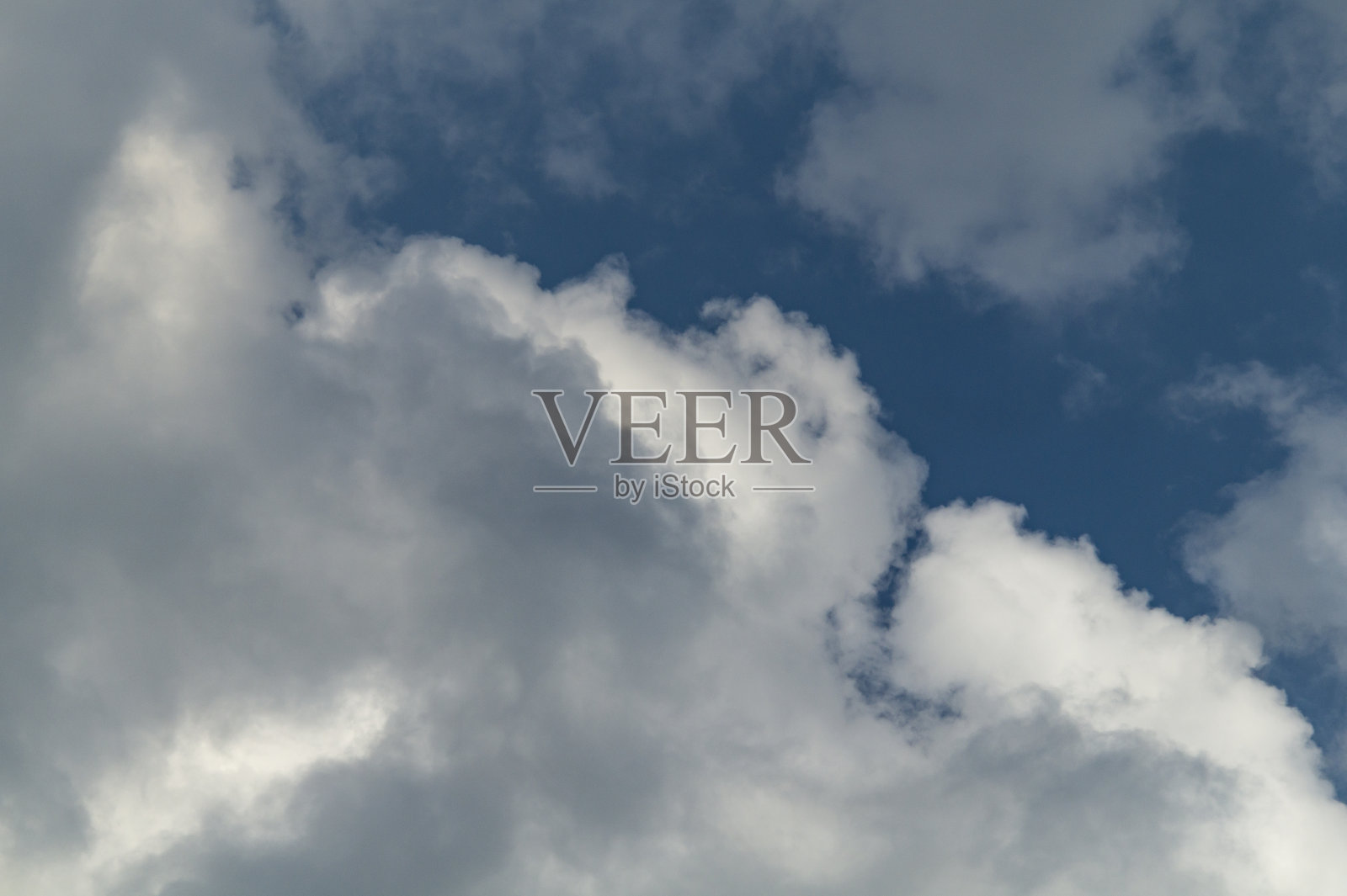 晴天的白云照片摄影图片