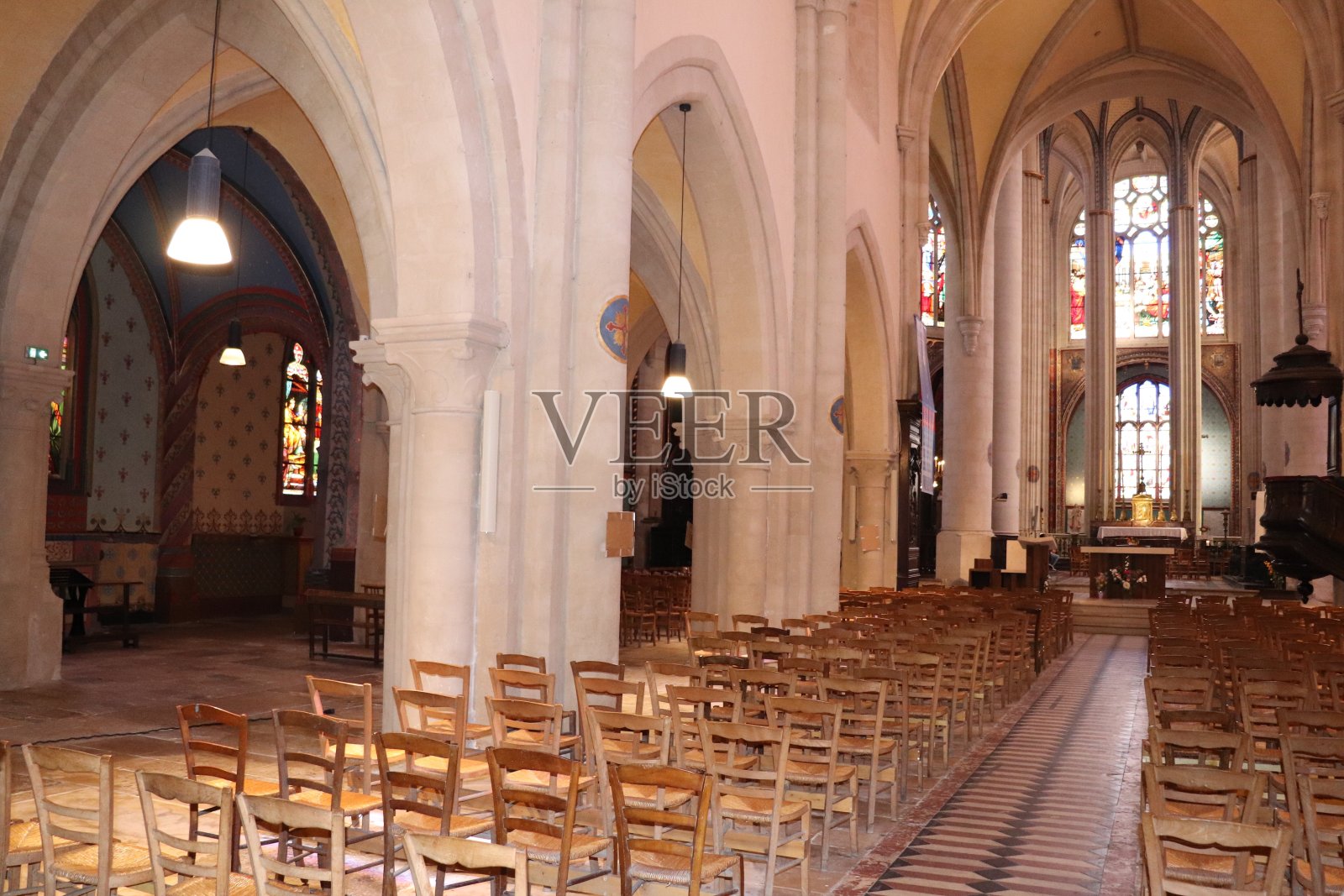 蒙塔吉-圣马德琳教堂照片摄影图片