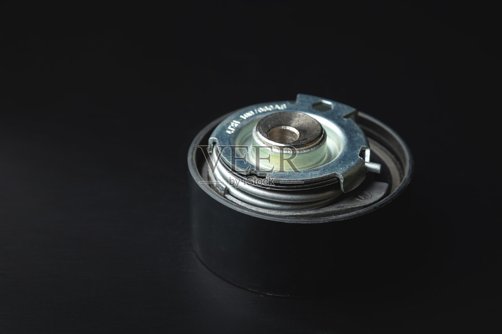 发动机发电机旁通带新惰轮照片摄影图片