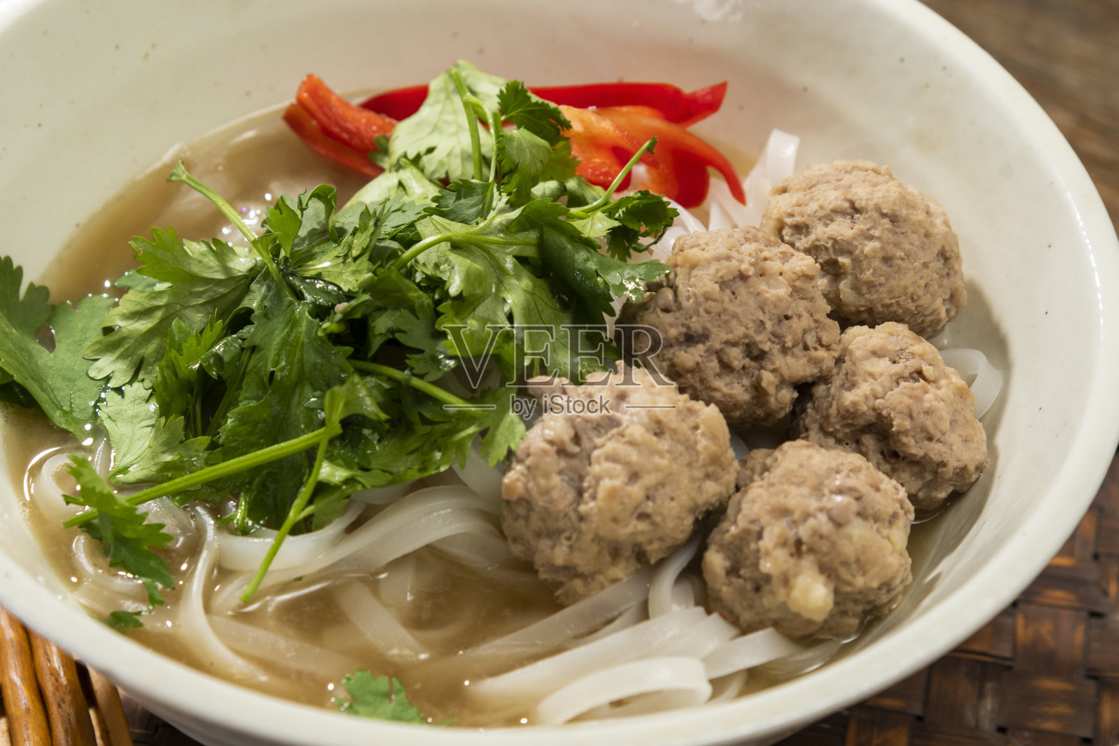 越南菜鸡肉饺子越南粉照片摄影图片