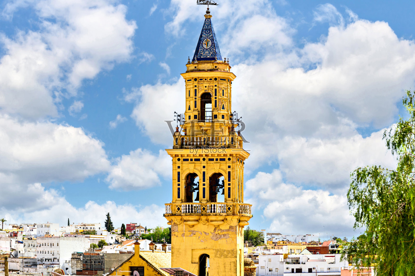 圣地亚哥·德·阿尔卡莱<e:1>·德·瓜岱拉教堂，塞维利亚照片摄影图片