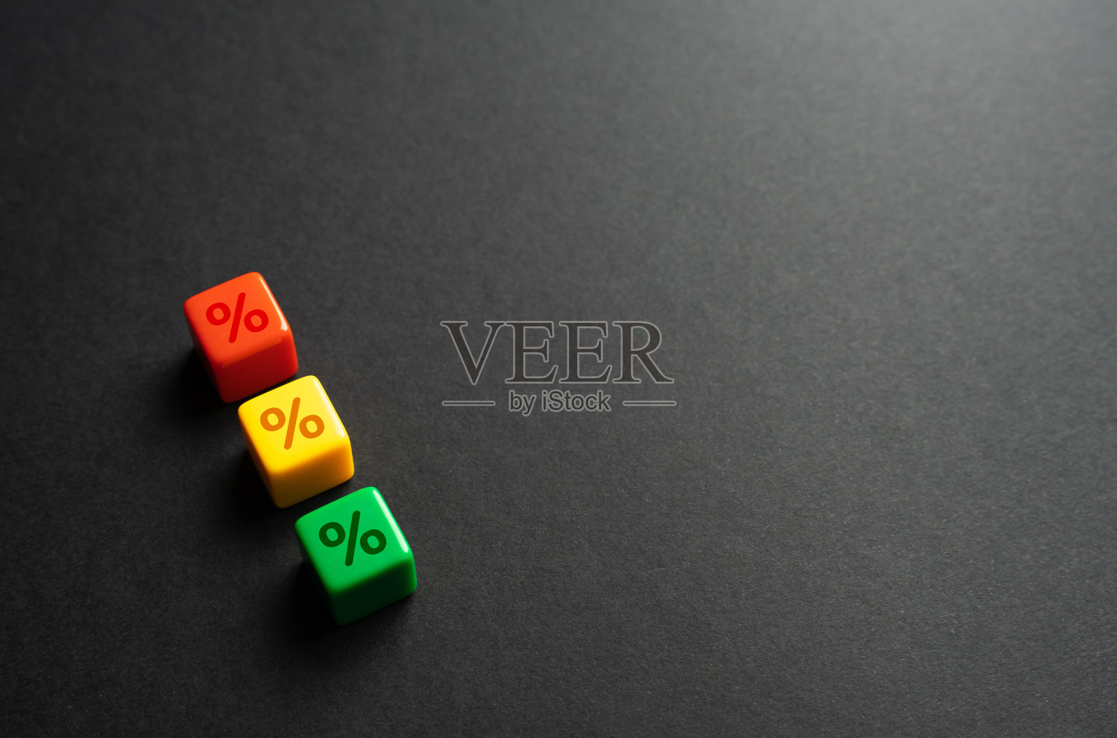 最差、平均和最佳利率。照片摄影图片