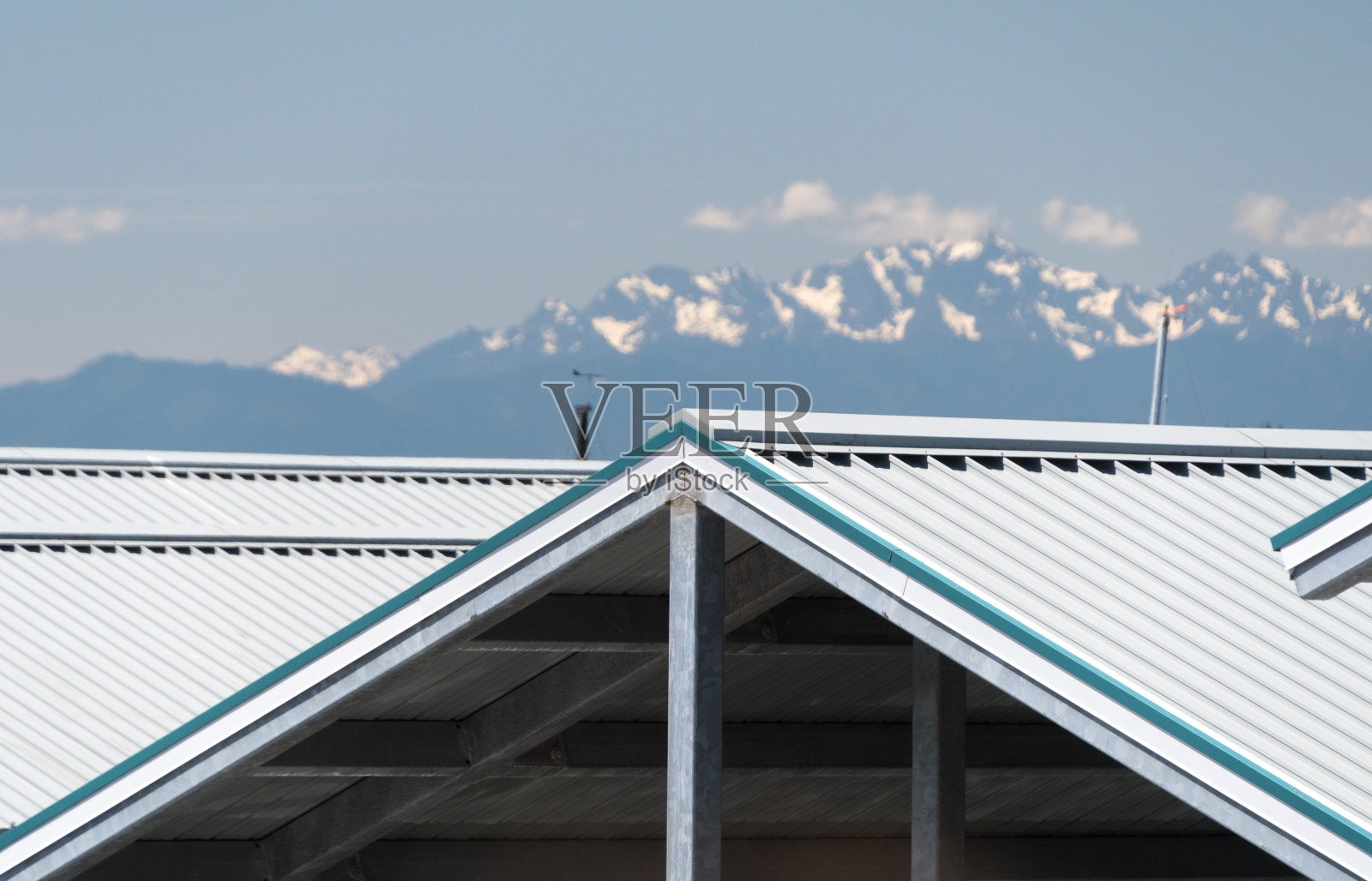 埃德蒙兹的码头金属屋顶照片摄影图片