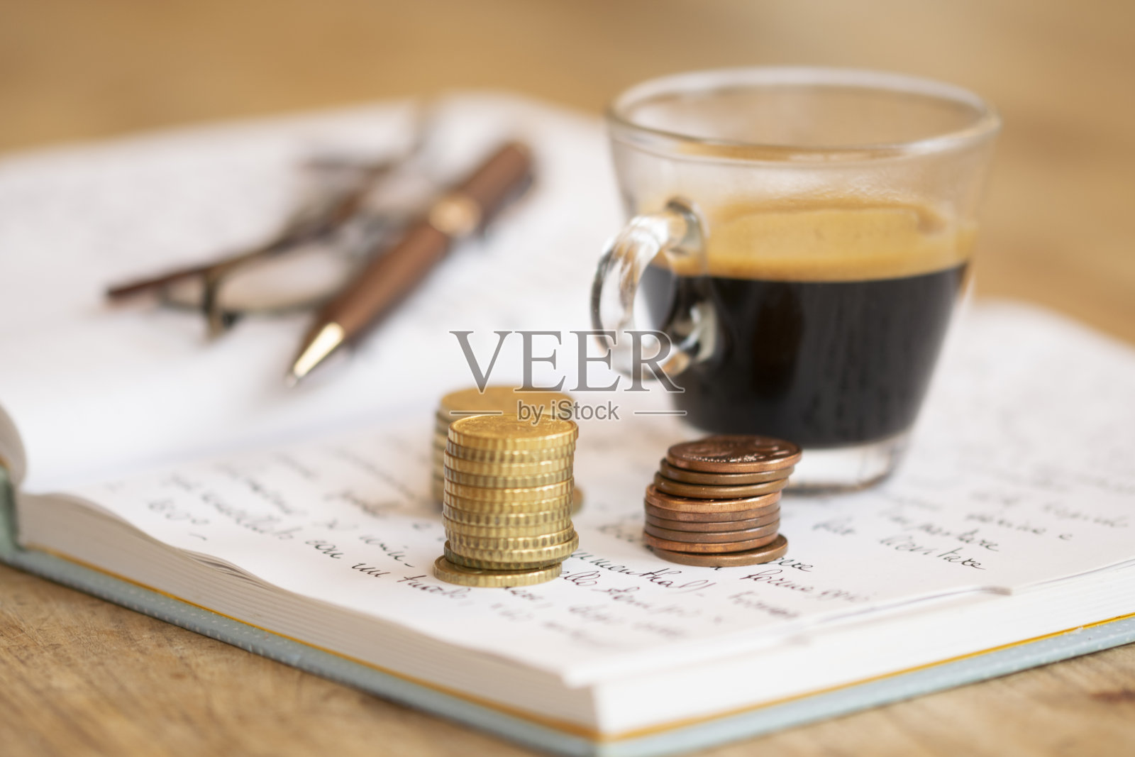 自己做会计和簿记吗照片摄影图片