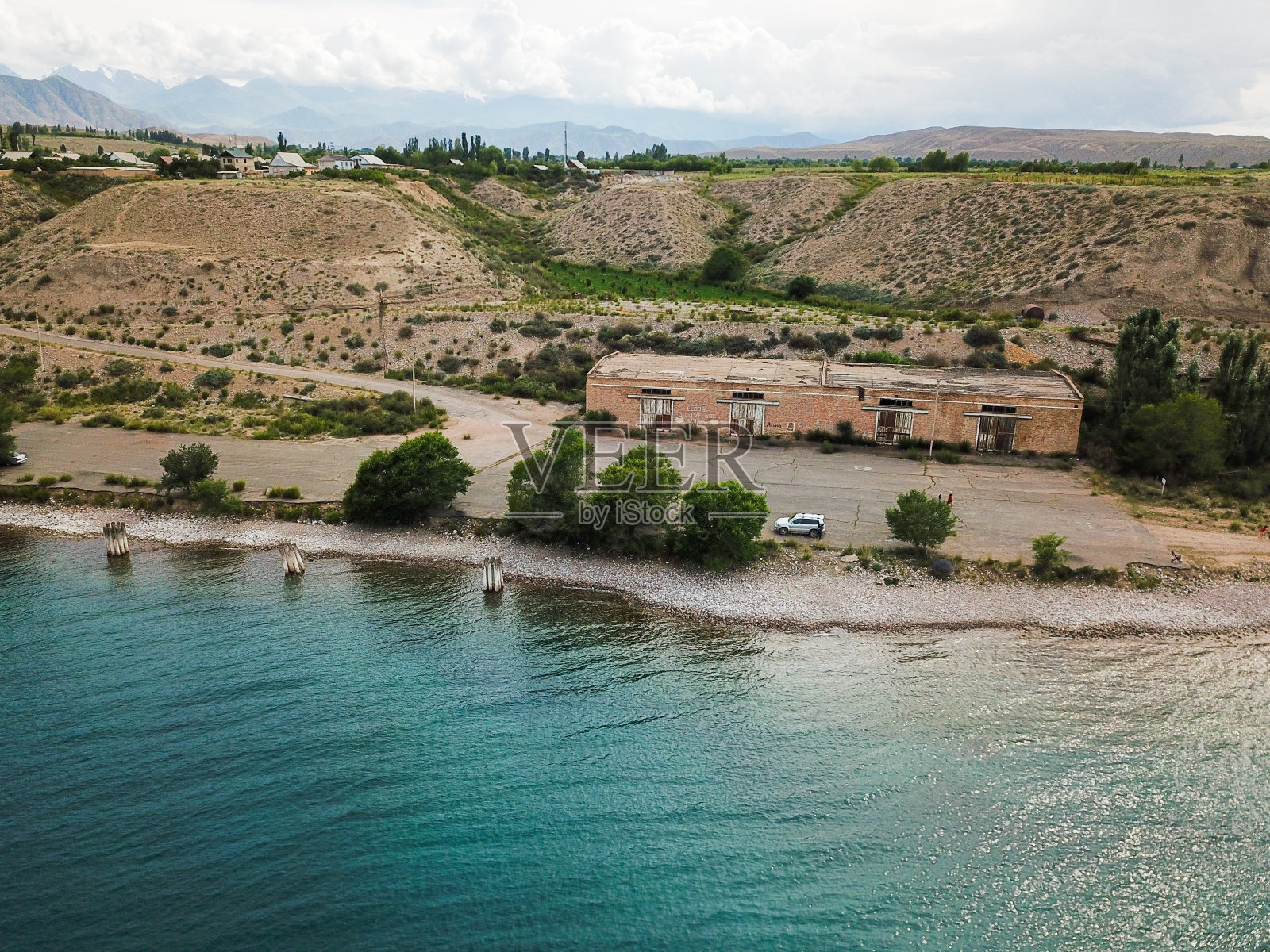 吉尔吉斯斯坦的伊塞克湖照片摄影图片