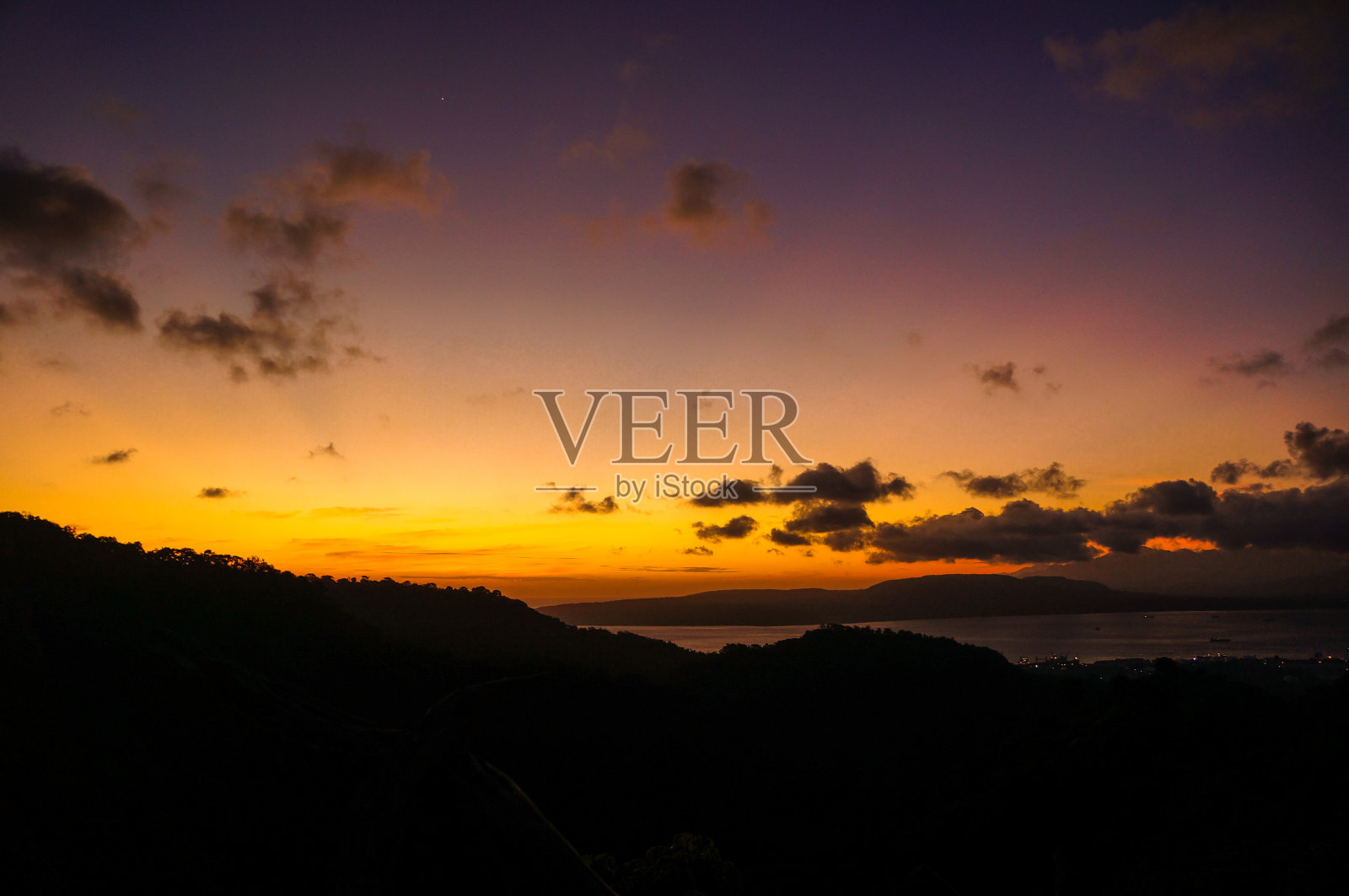 黄色的日出照片摄影图片