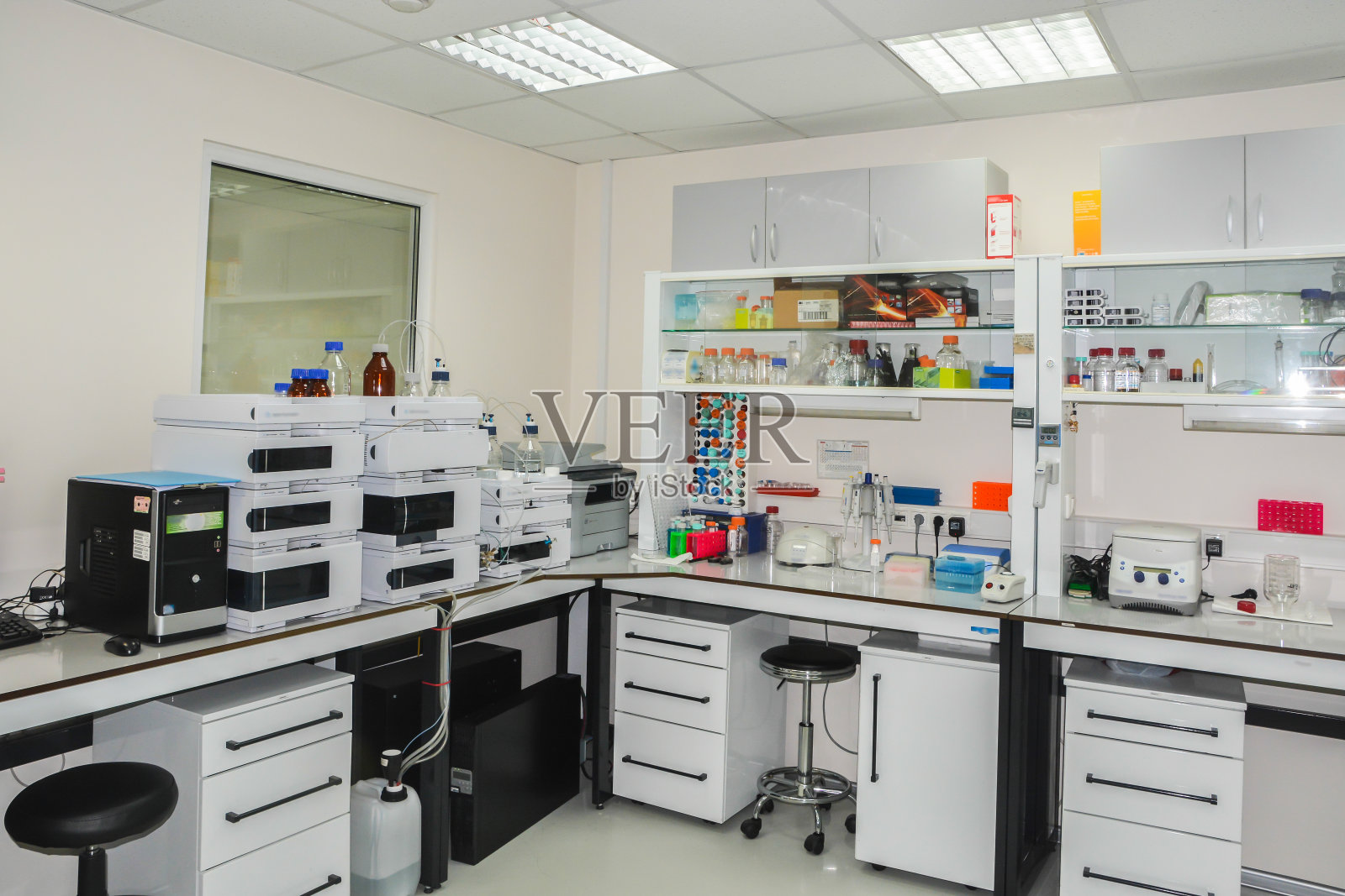 生物学研究实验室。照片摄影图片