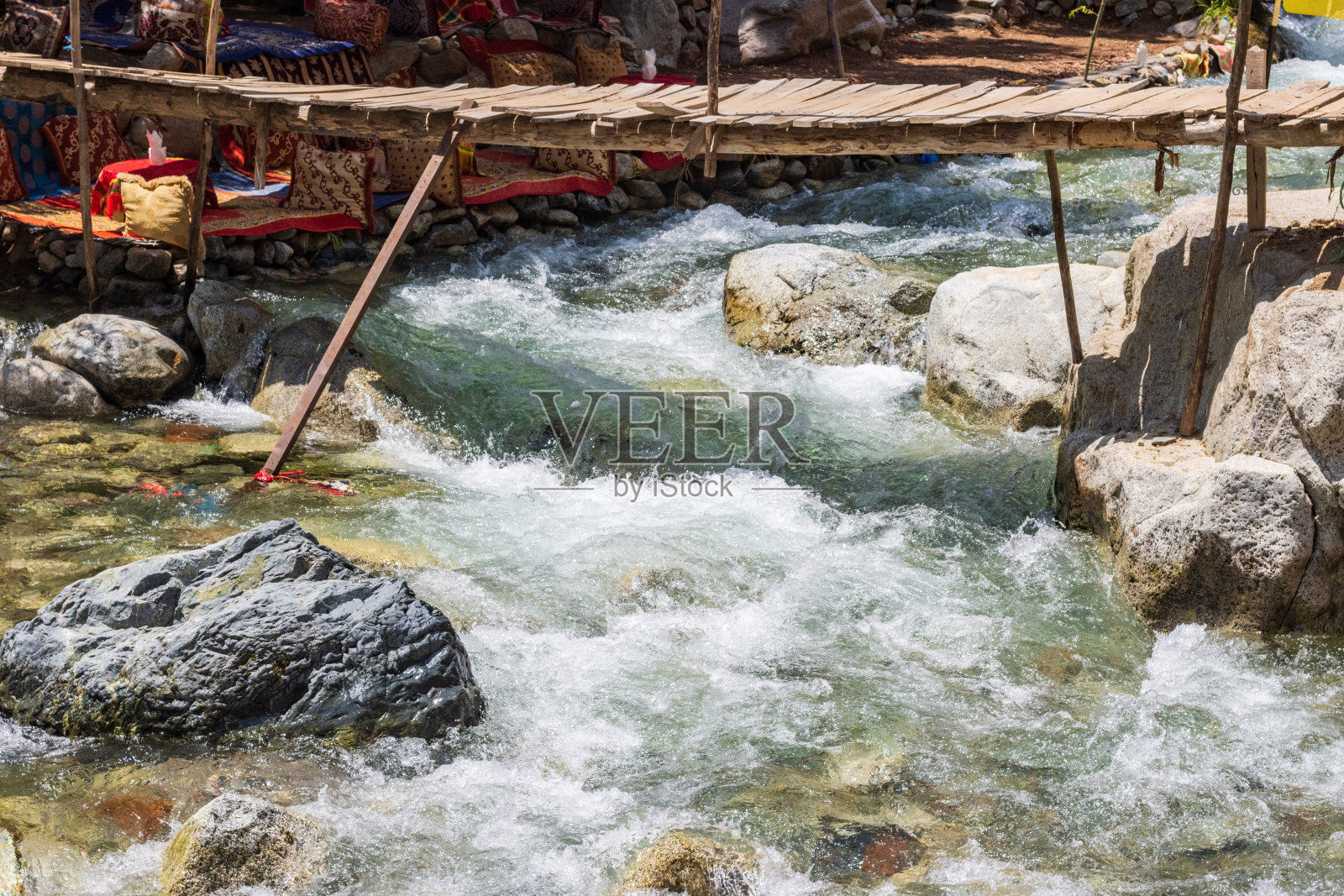 摩洛哥高阿特拉斯山脉Al Haouz省Setti Fatma (Fadma)的Ourika河照片摄影图片