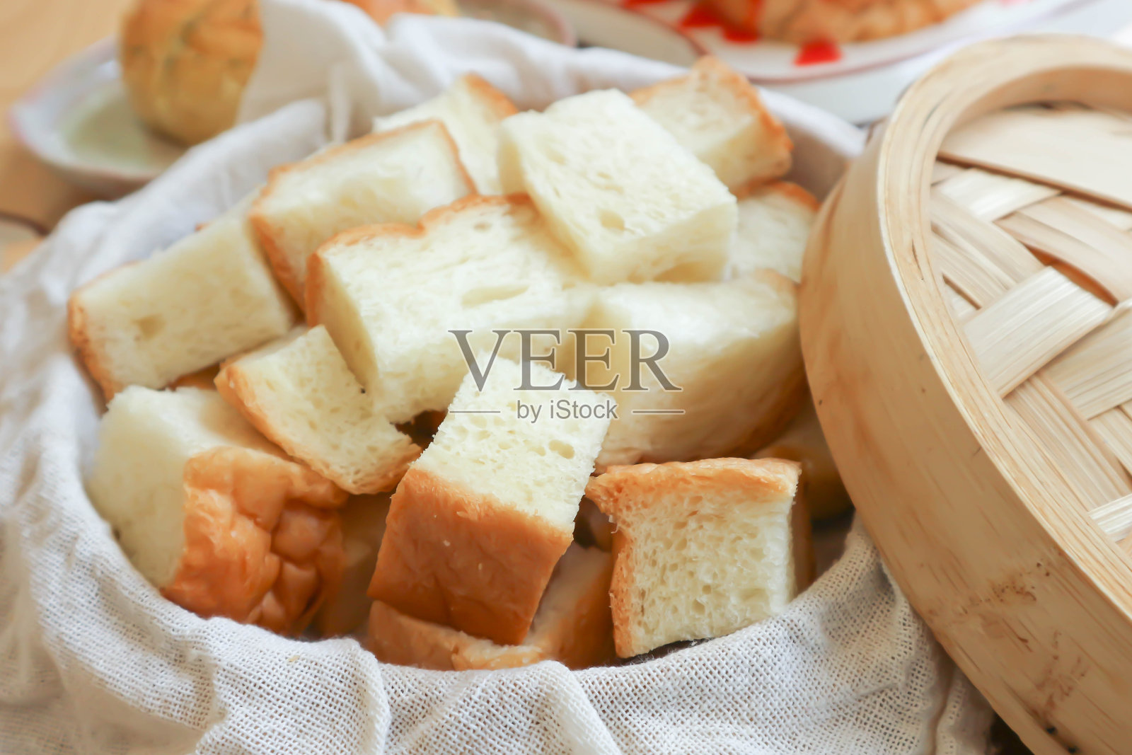 切面包或馒头、馒头照片摄影图片