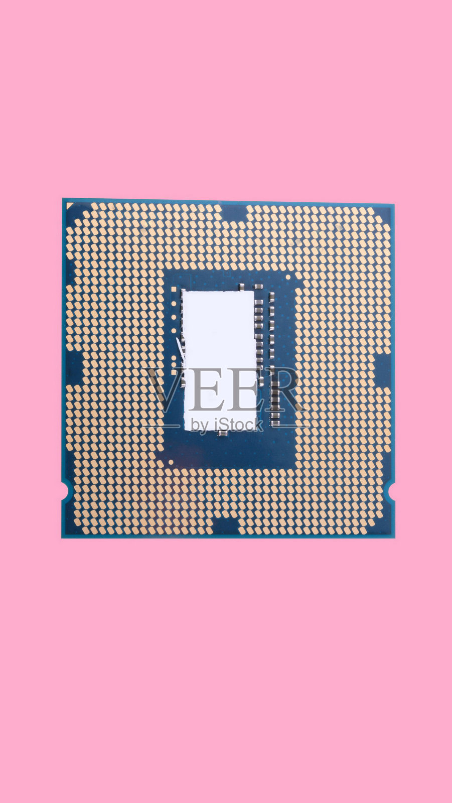中央处理器单元隔离在粉红色背景在干燥的阳光下照片摄影图片