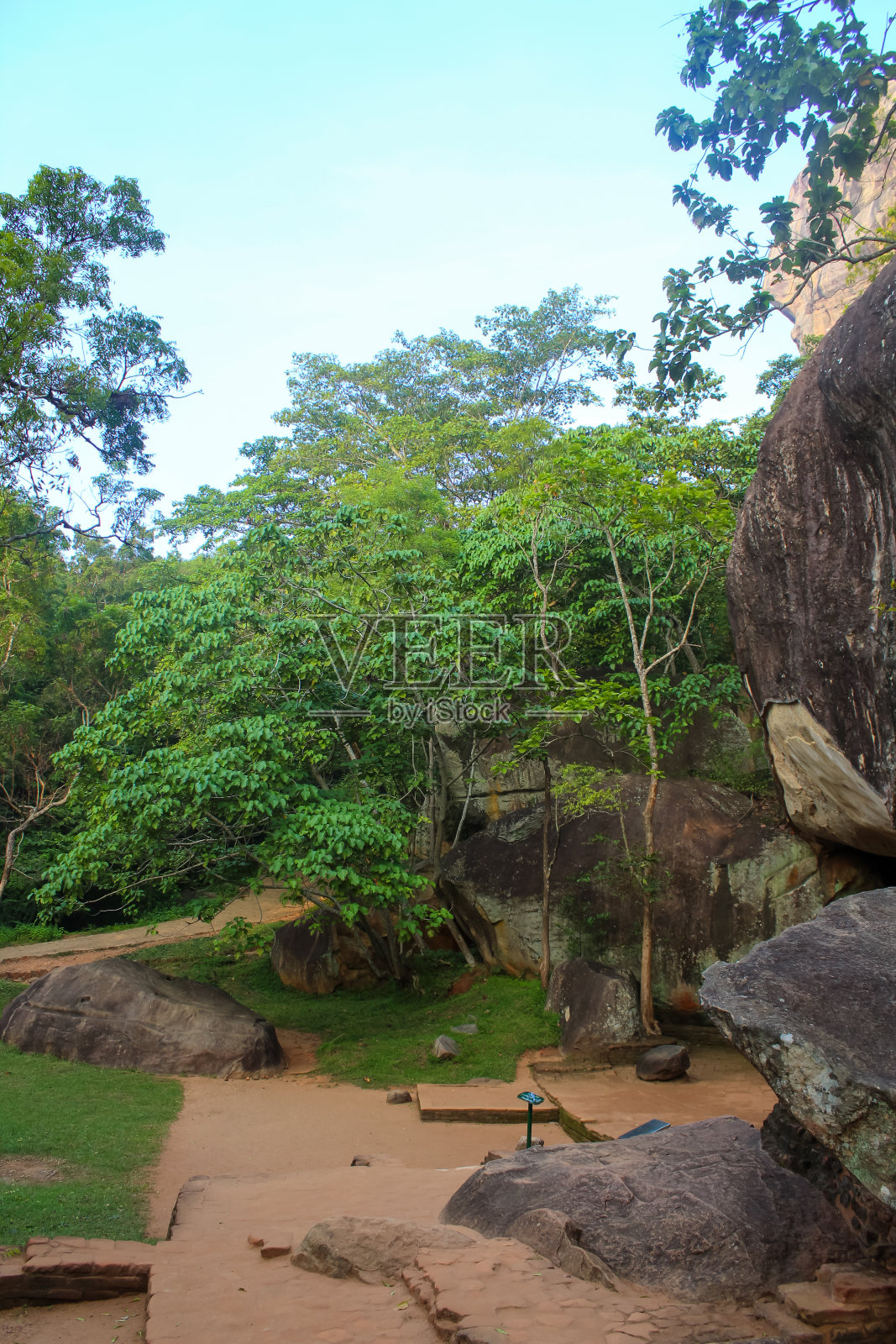 锡吉里亚被联合国教科文组织列为斯里兰卡的世界遗产，古老的脚步声到锡吉里亚岩石堡垒照片摄影图片