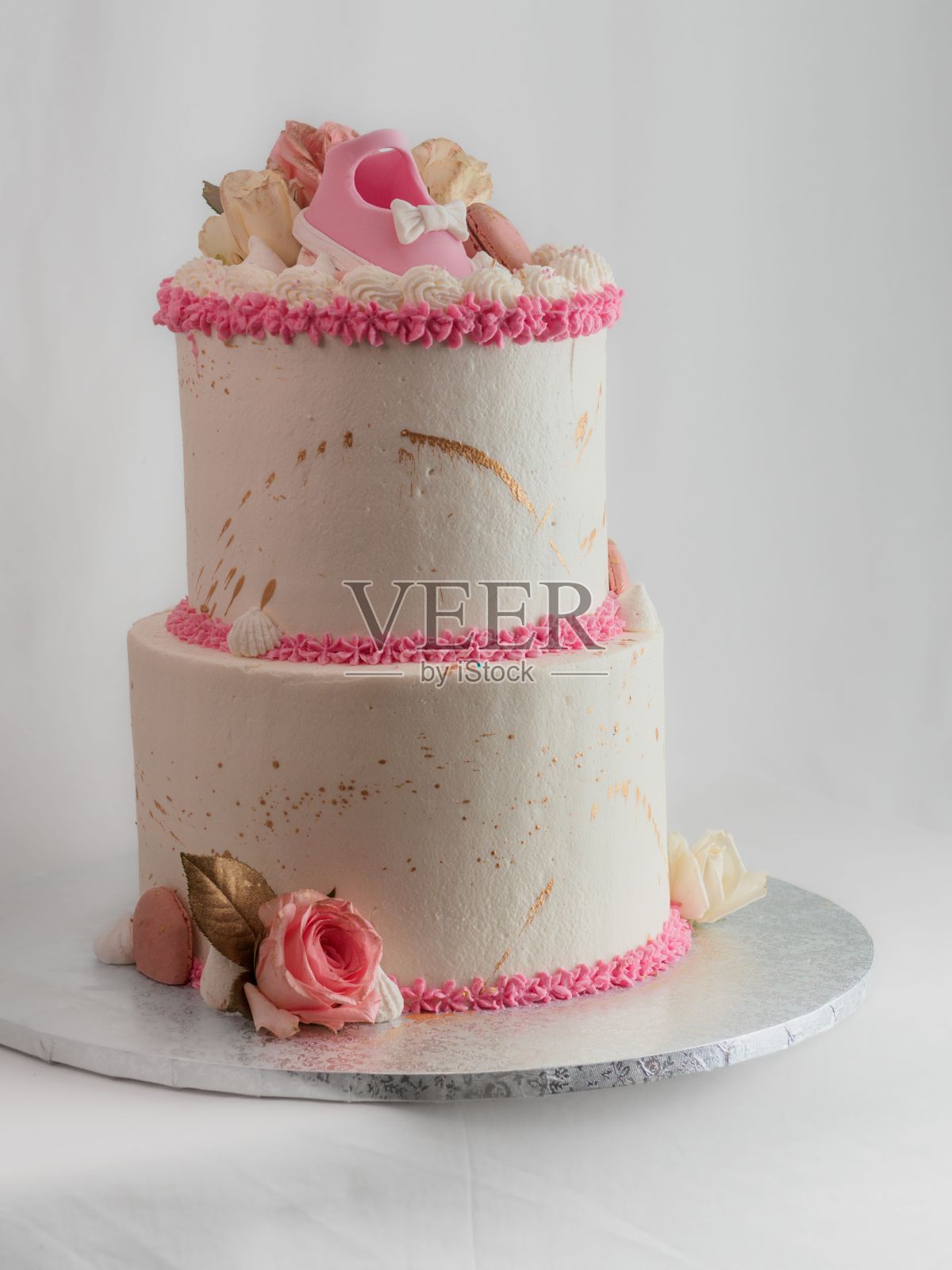 给小女孩的美味生日蛋糕照片摄影图片