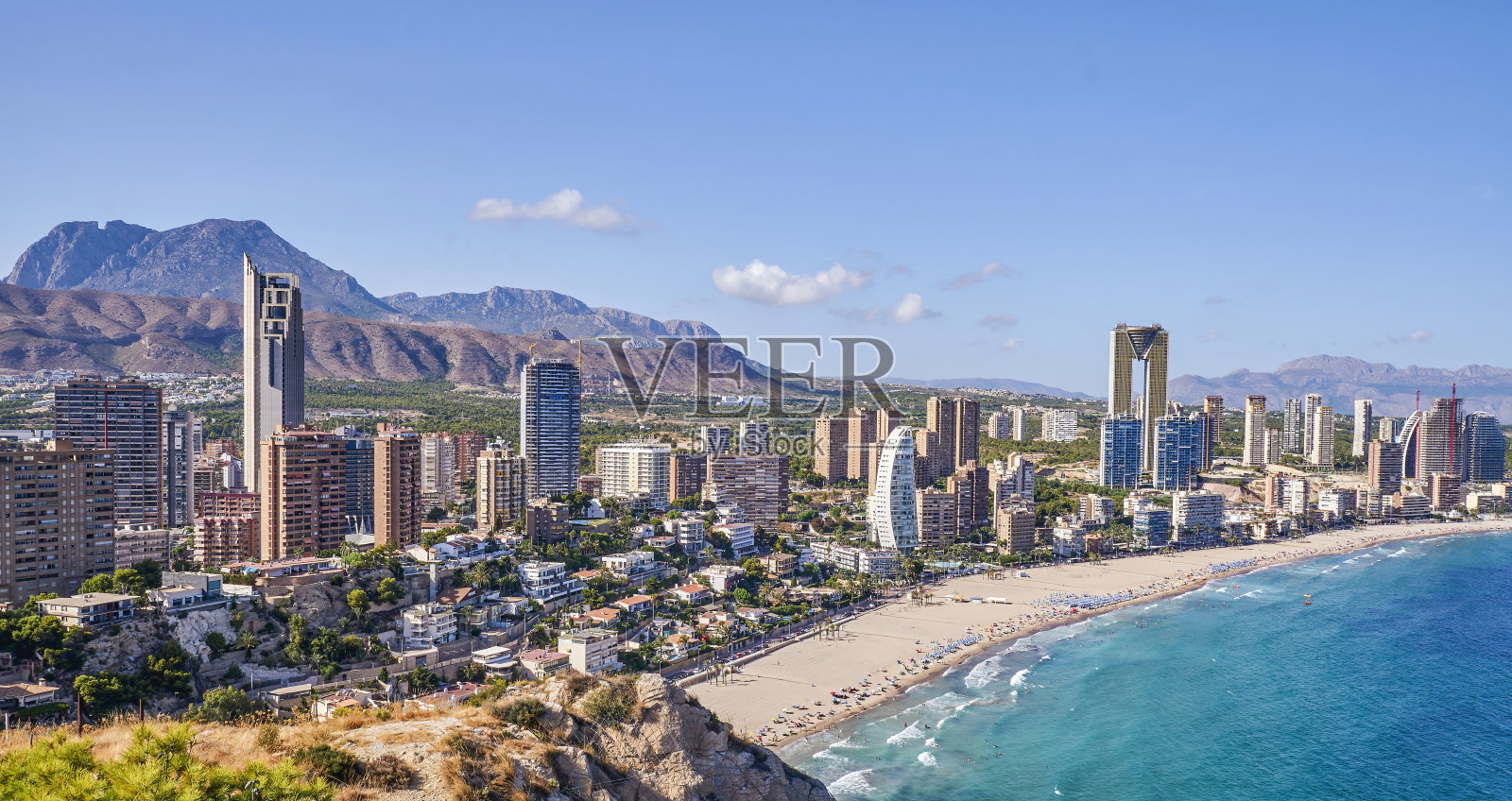 贝尼多姆全景。西班牙阿利坎特科斯塔布兰卡的首府照片摄影图片