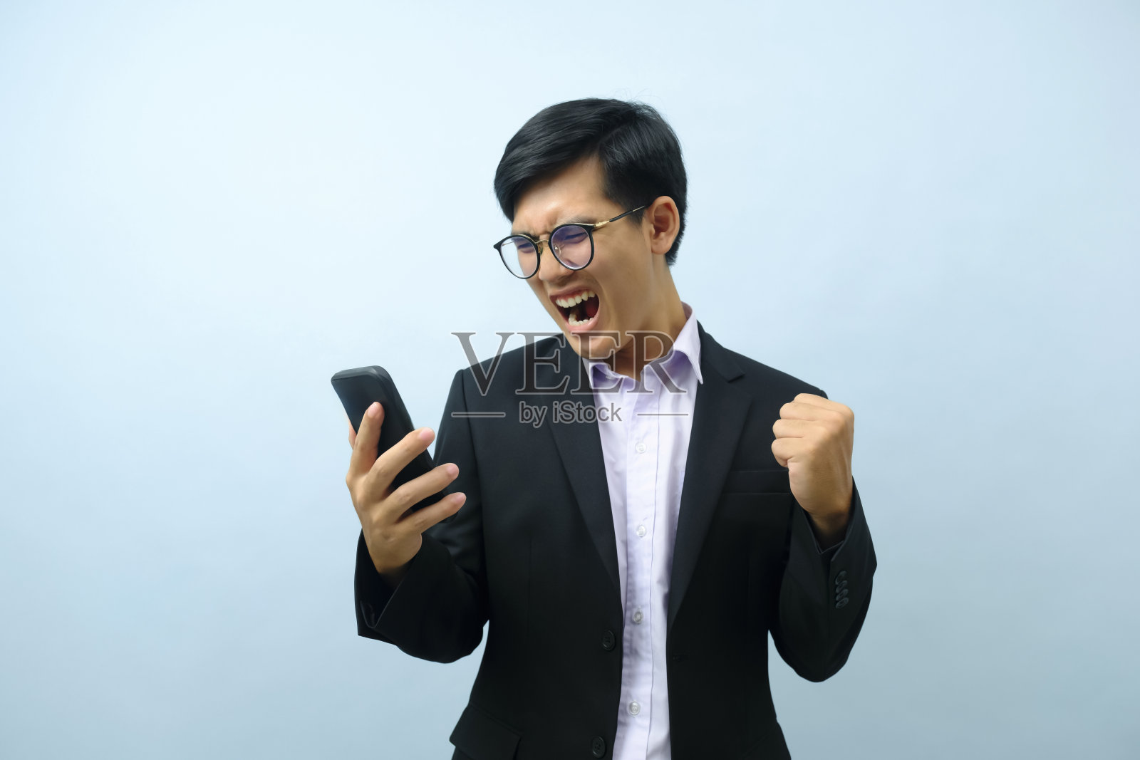 商人打电话的画像。照片摄影图片