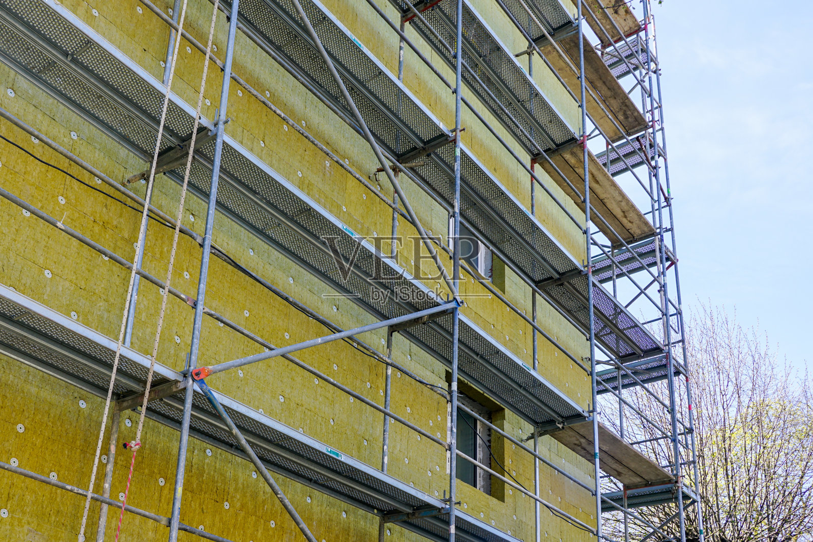 采用厚岩矿棉板的公寓楼外立面隔热材料照片摄影图片