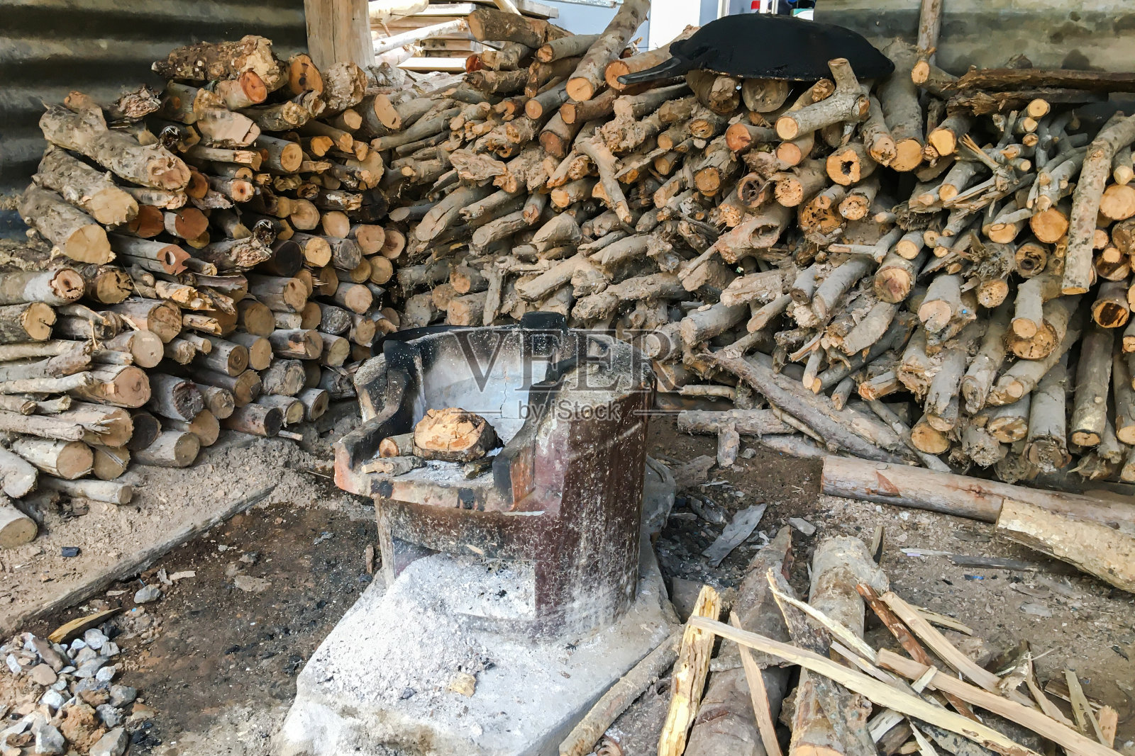 泰国烧木头的炉子照片摄影图片