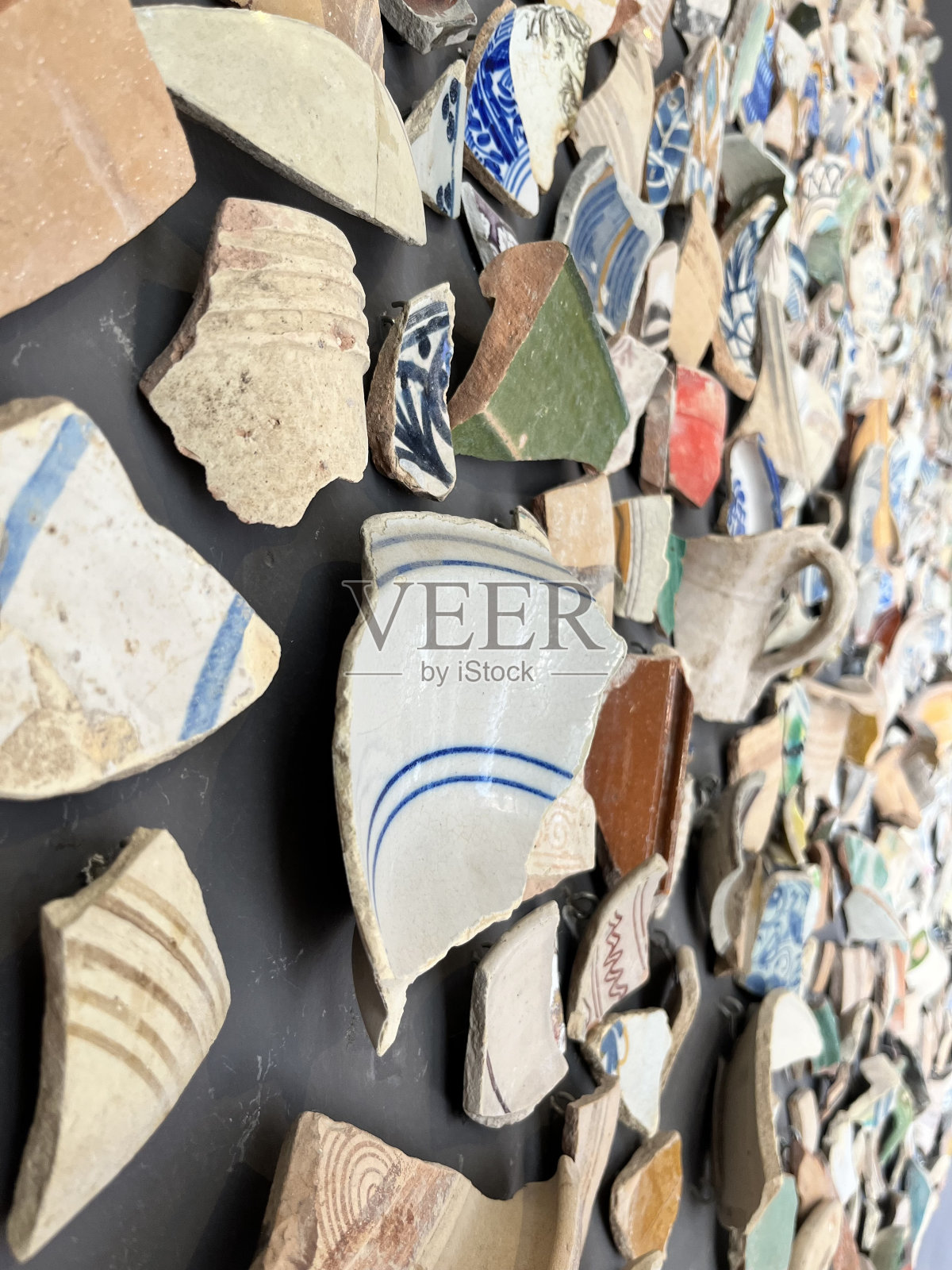 破碎的盘子特写照片摄影图片