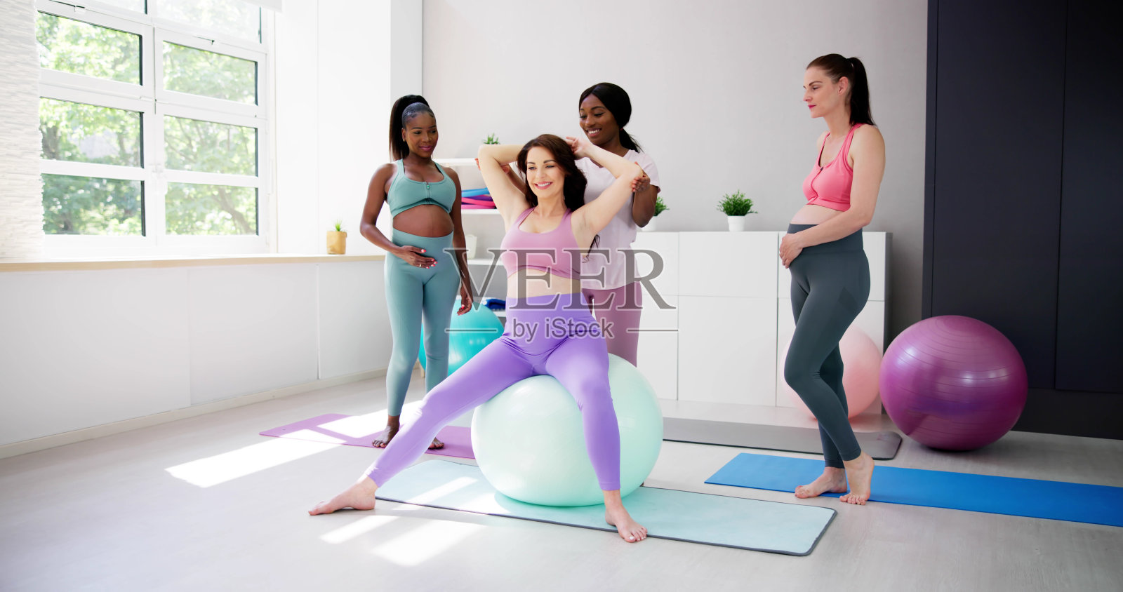 未来的孩子出生怀孕产前准备照片摄影图片