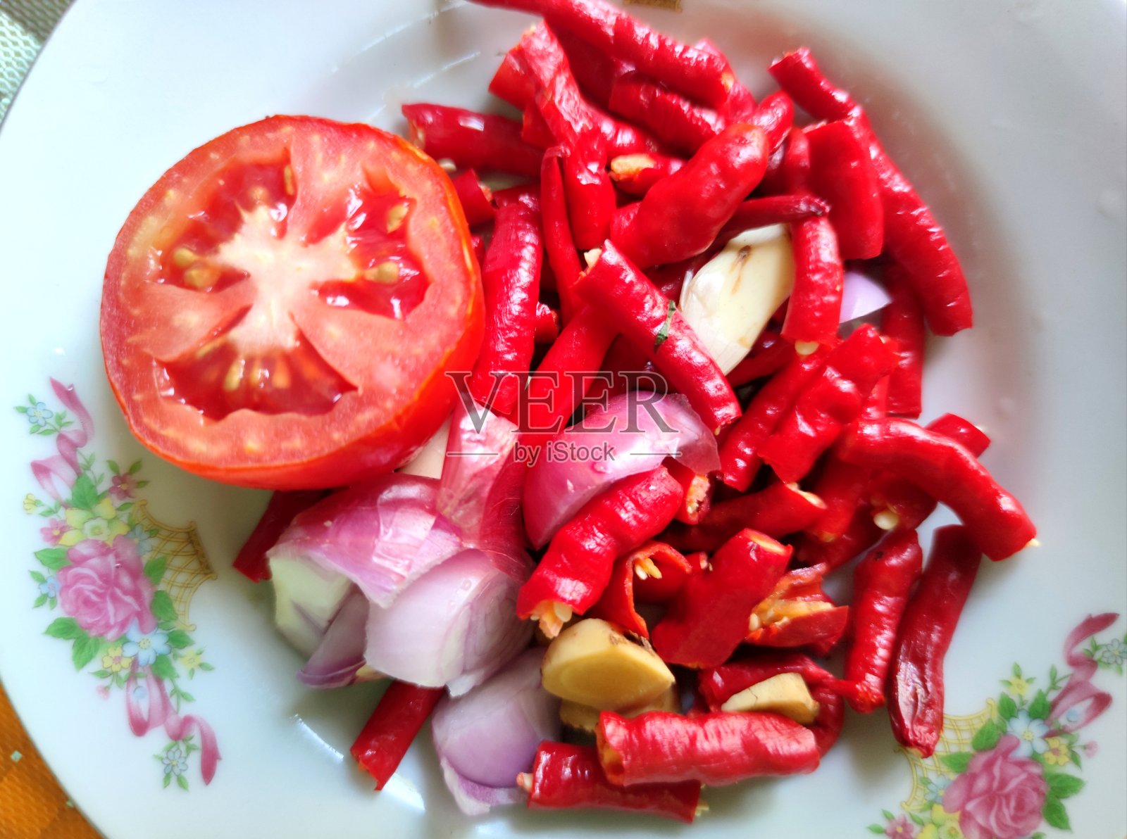 西红柿，辣椒，洋葱照片摄影图片