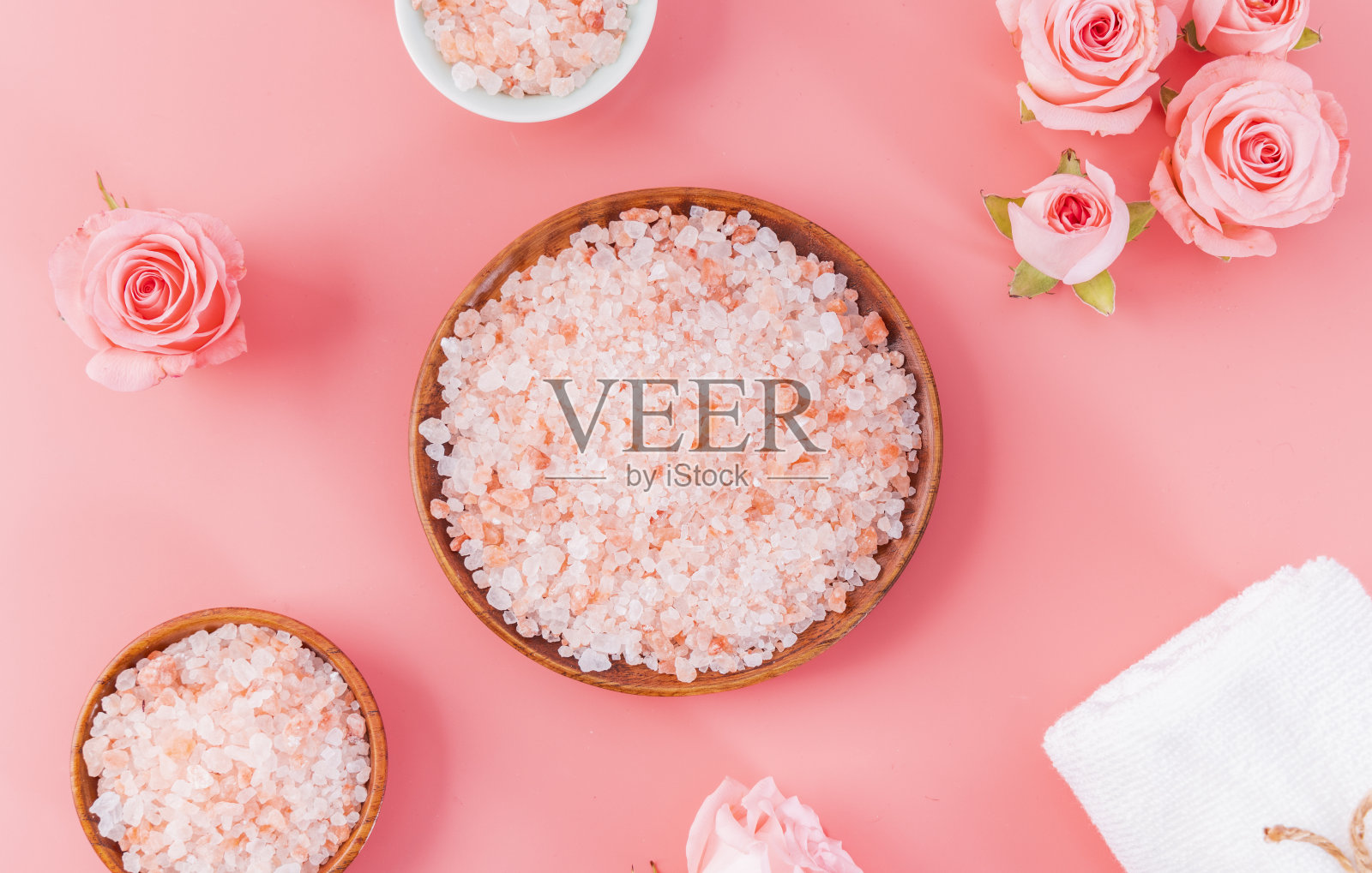 女性护肤精油海盐照片摄影图片