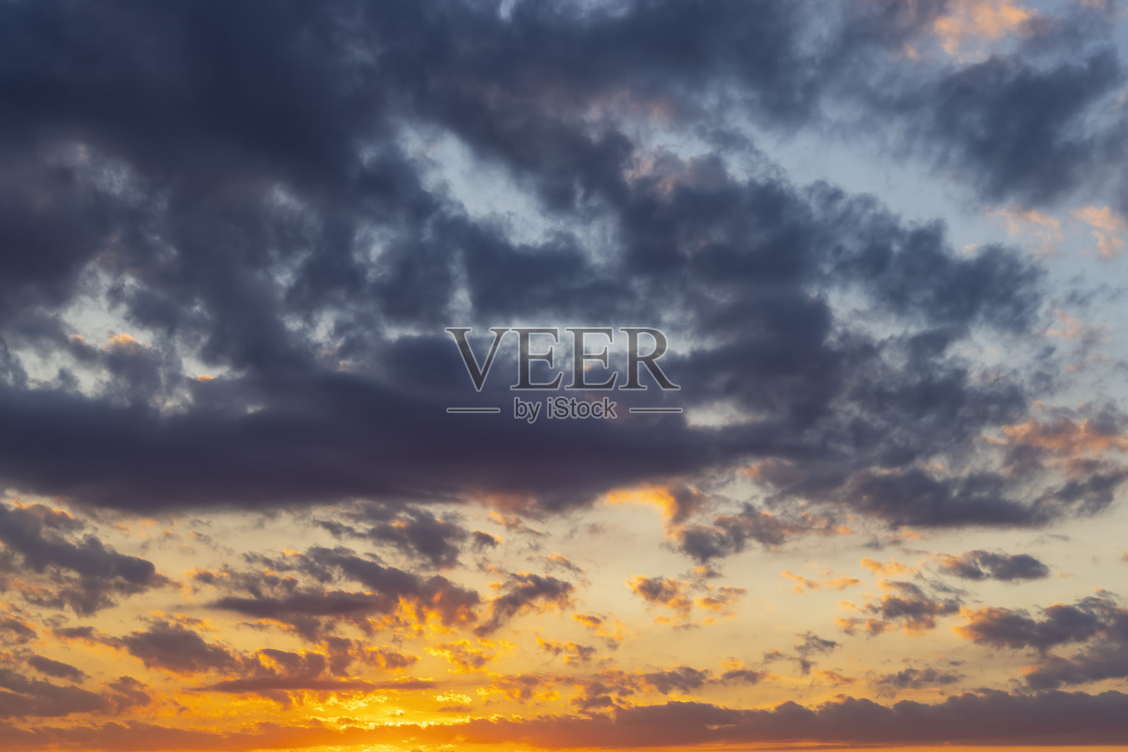 日落前美丽的天空和云彩照片摄影图片