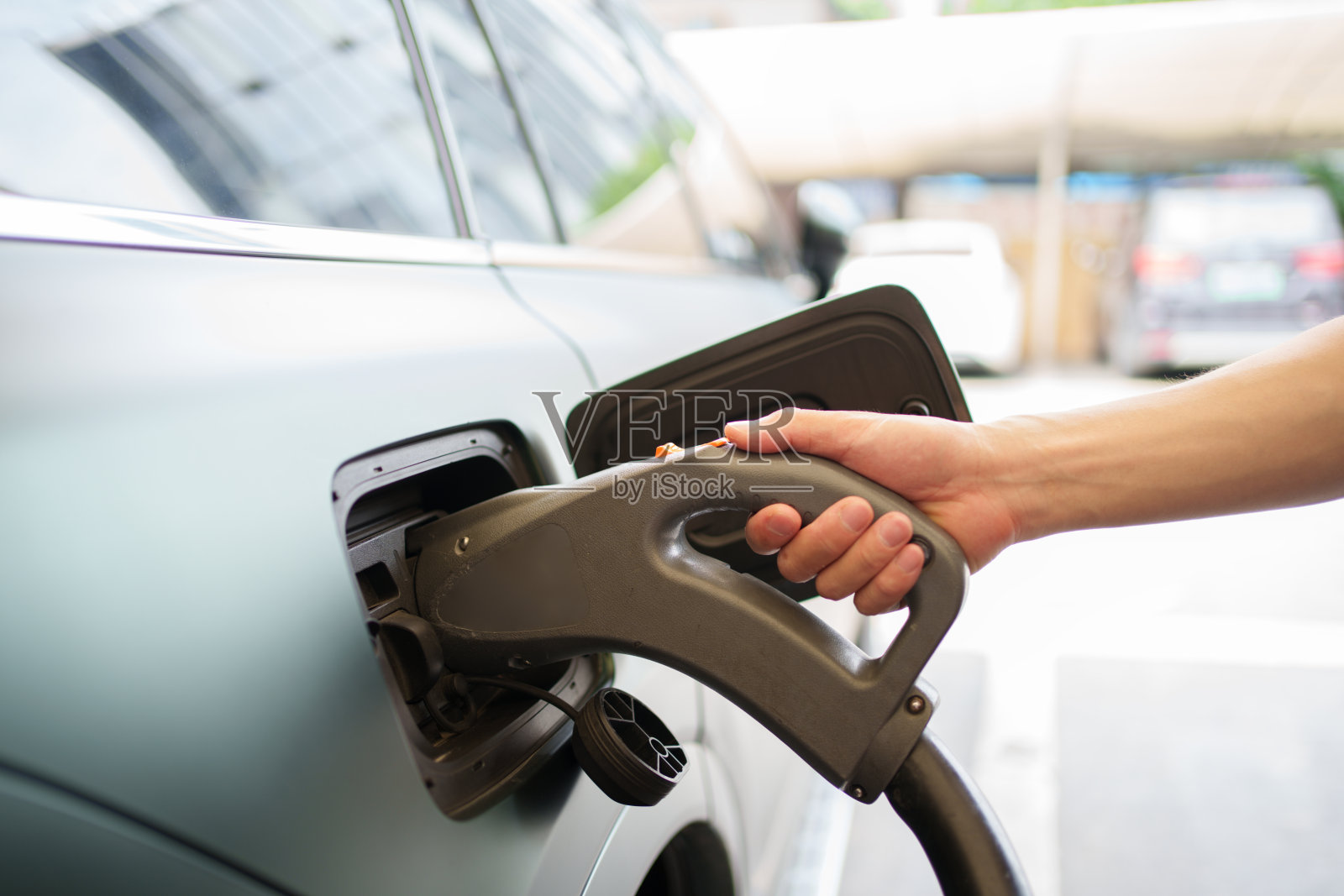 高效环保的电动汽车照片摄影图片