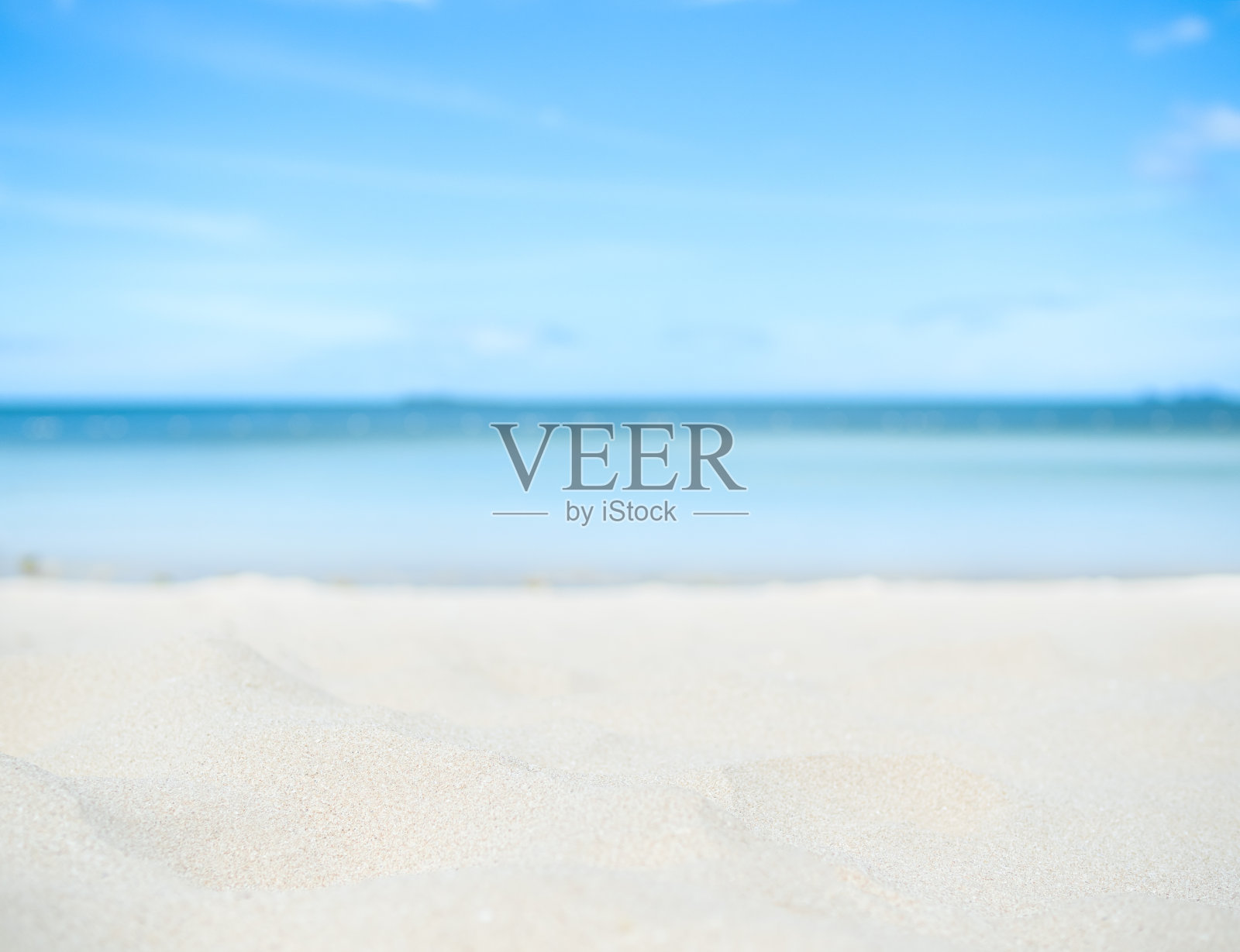 沙滩模糊海海洋地平线背景，白沙夏日热带与波浪水海岸美景天堂，观景海岸天空，质感沙漠自然旅游旅游度假放松假期，海景照片摄影图片