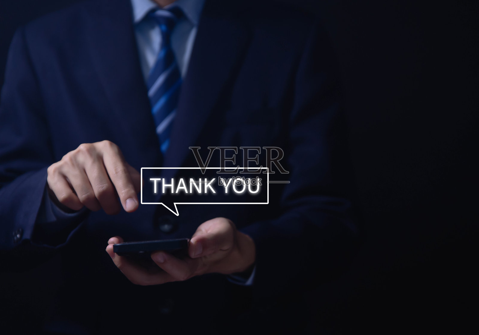 发送一个感谢信息照片摄影图片