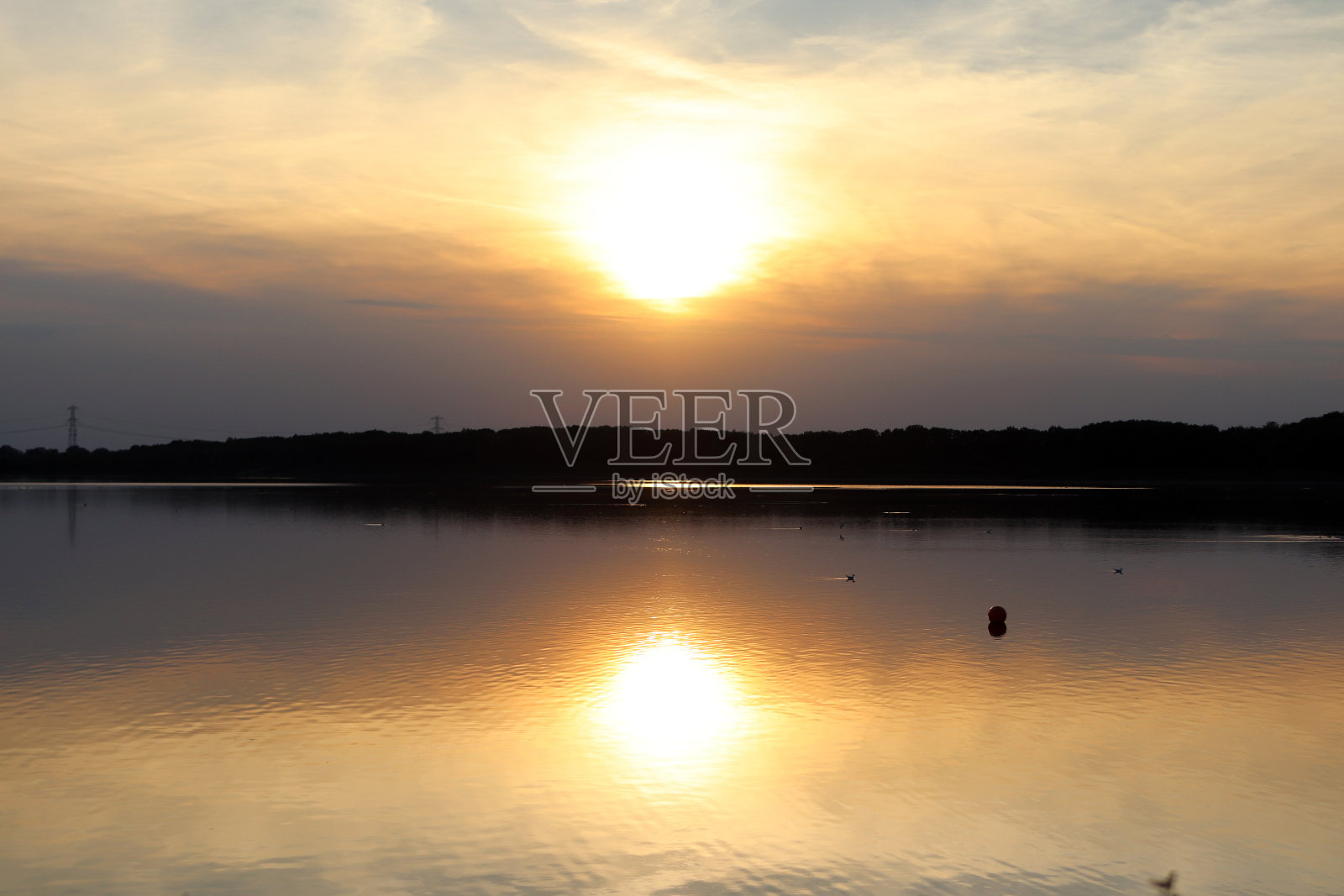 湖边的日落照片摄影图片