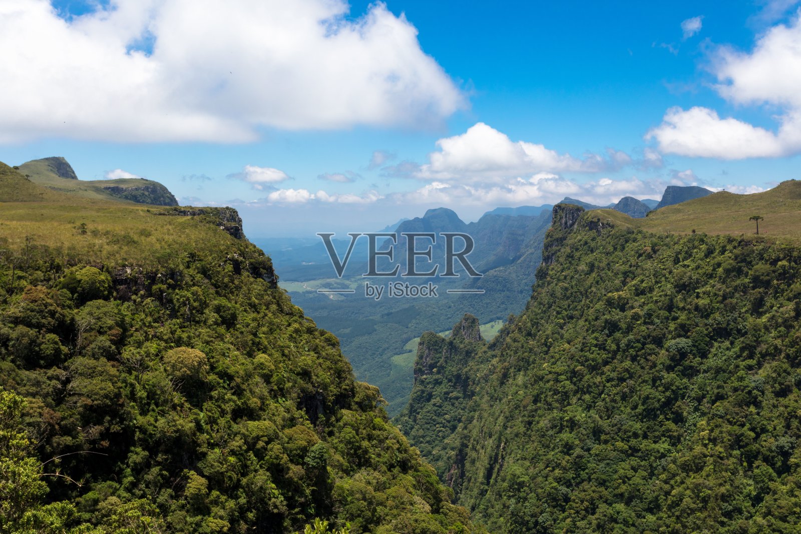 巴西圣卡塔琳娜州乌鲁比西埃斯普拉亚多峡谷景观照片摄影图片