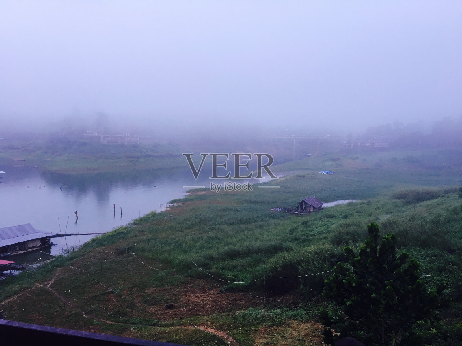 储层照片摄影图片