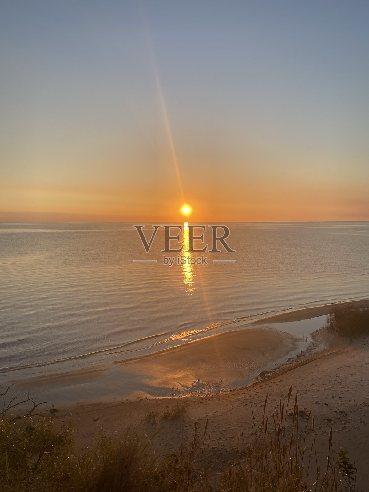 拉普拉塔河上的日落照片摄影图片