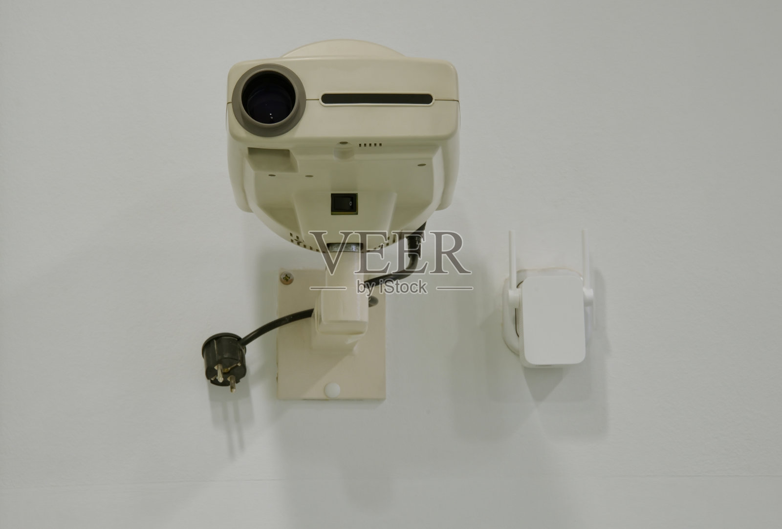 墙上的投影仪照片摄影图片