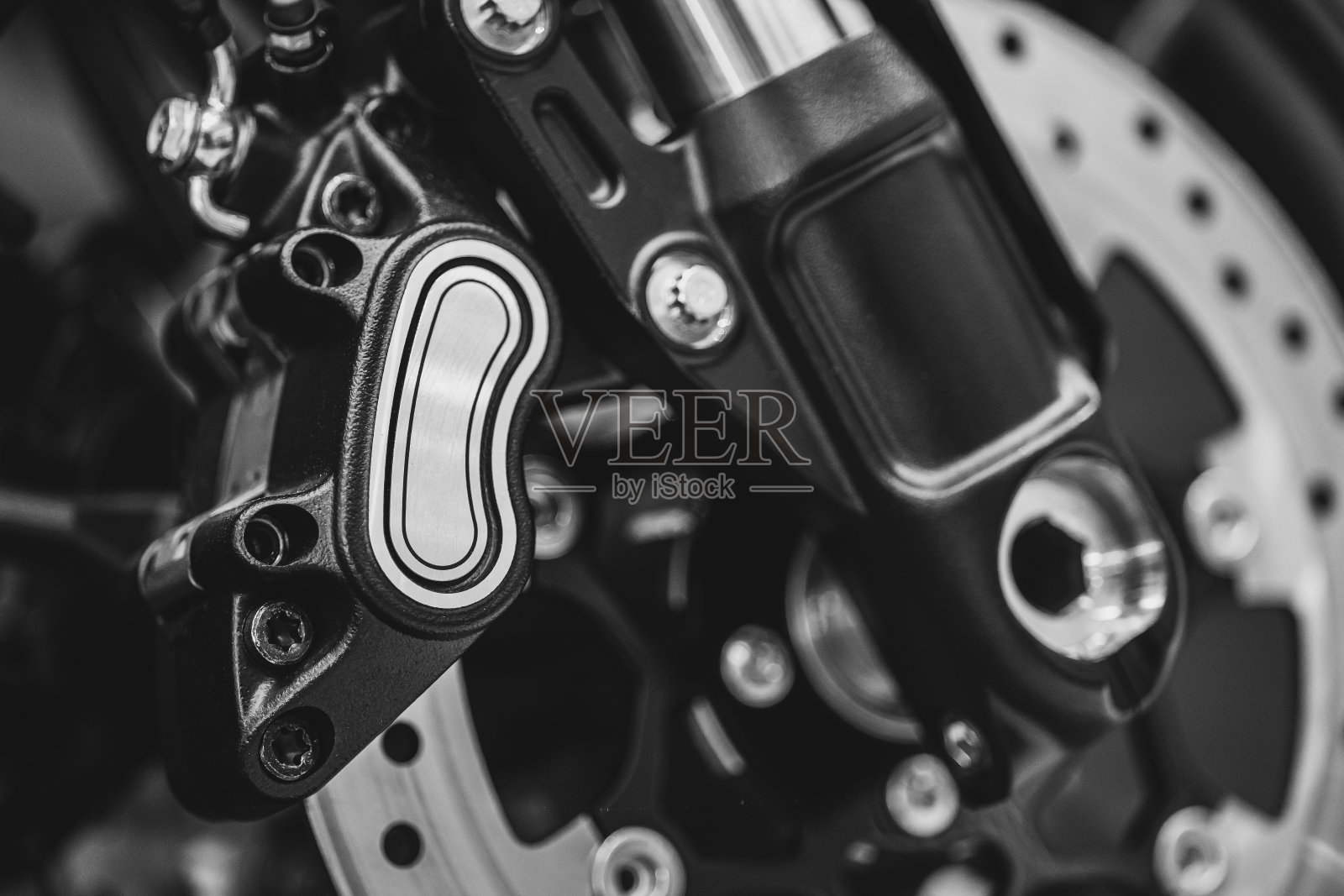 直升机摩托车特写前轮盘式制动器自定义卡钳黑白艺术照片摄影图片