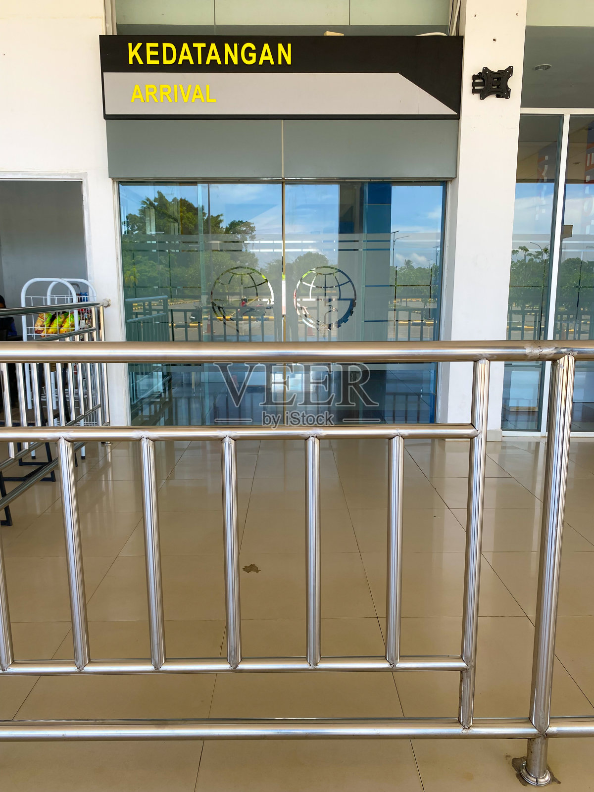 2023年3月，印度尼西亚波马拉:机场到达口仍然关闭照片摄影图片