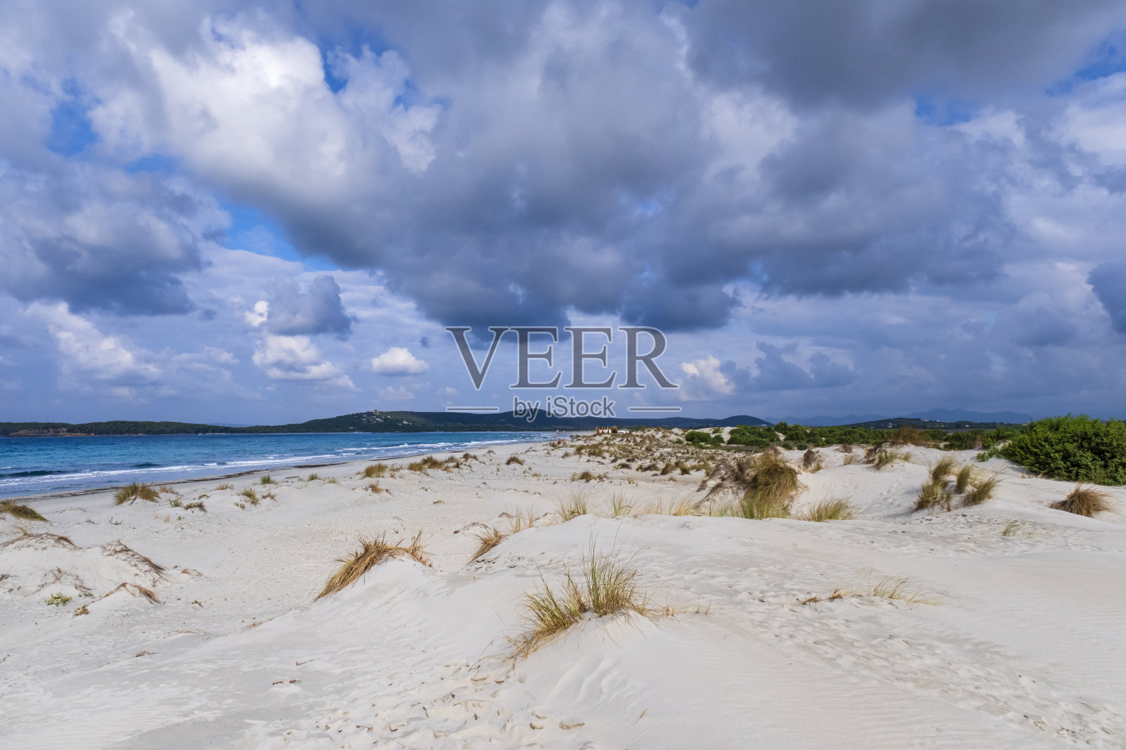 阿里纳斯比安卡斯是意大利撒丁岛皮诺港的白色沙丘吗照片摄影图片