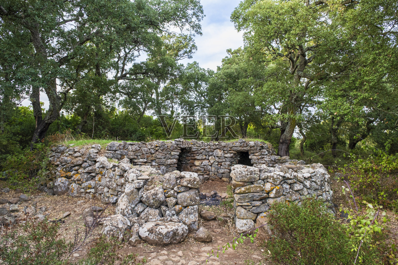 皮内塔，意大利撒丁岛典型的古老田园建筑照片摄影图片
