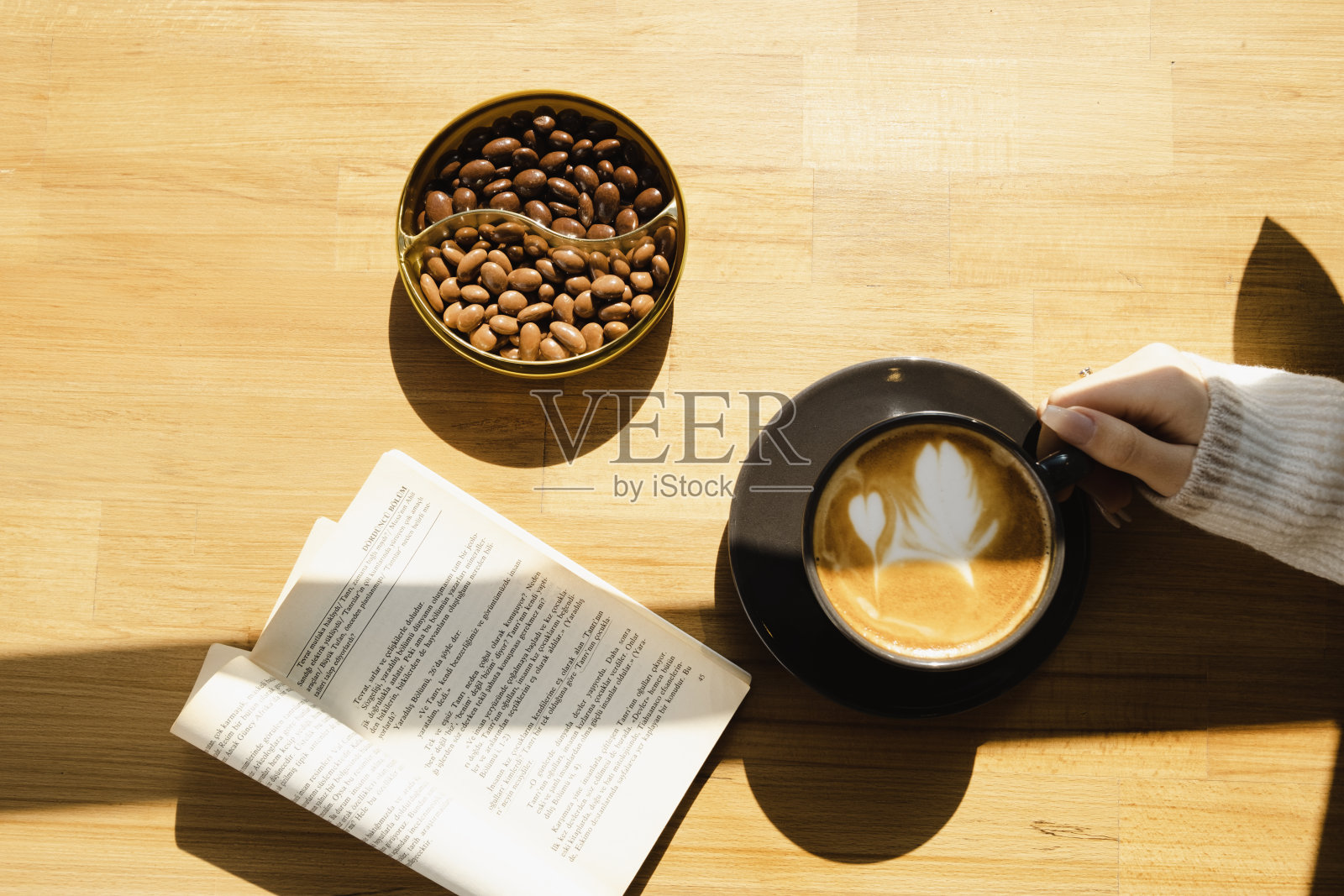 喝咖啡的时间照片摄影图片