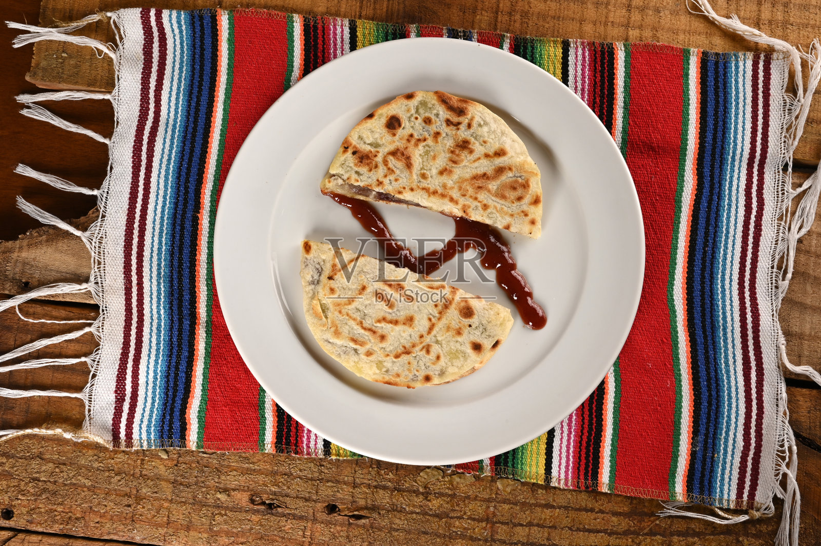 墨西哥食物墨西哥卷饼鳄梨酱墨西哥胡椒胡椒墨西哥玉米饼玉米片墨西哥菜健康食品五香番茄和洋葱照片摄影图片