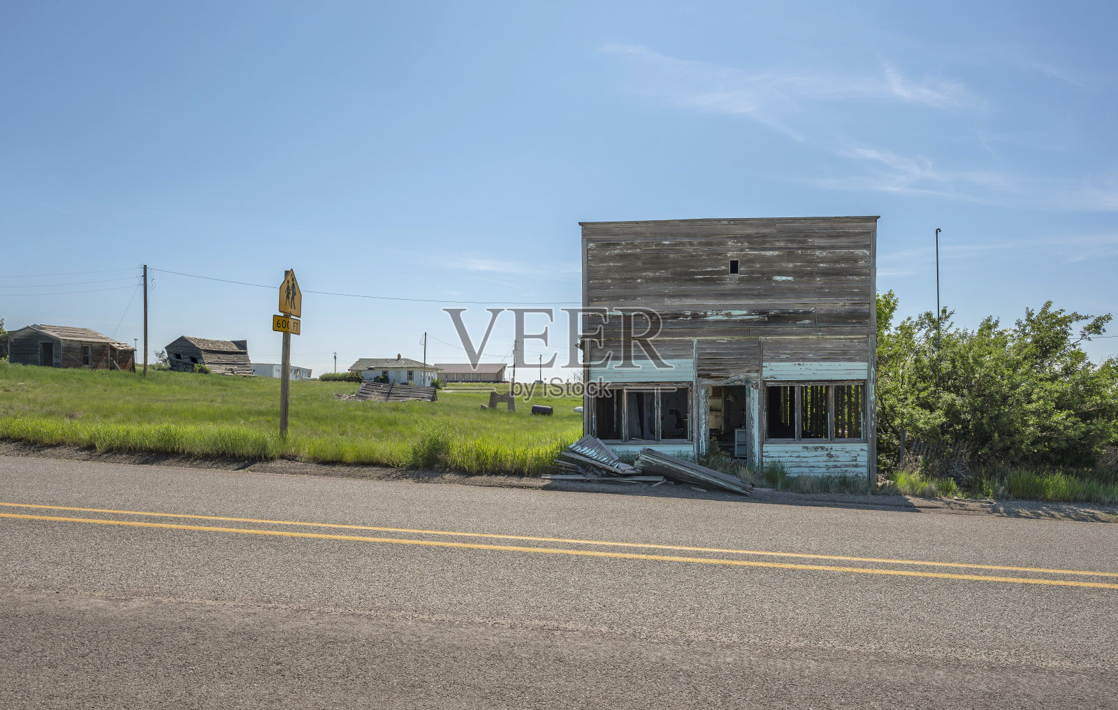 蒙大拿加拉塔的废弃店面照片摄影图片