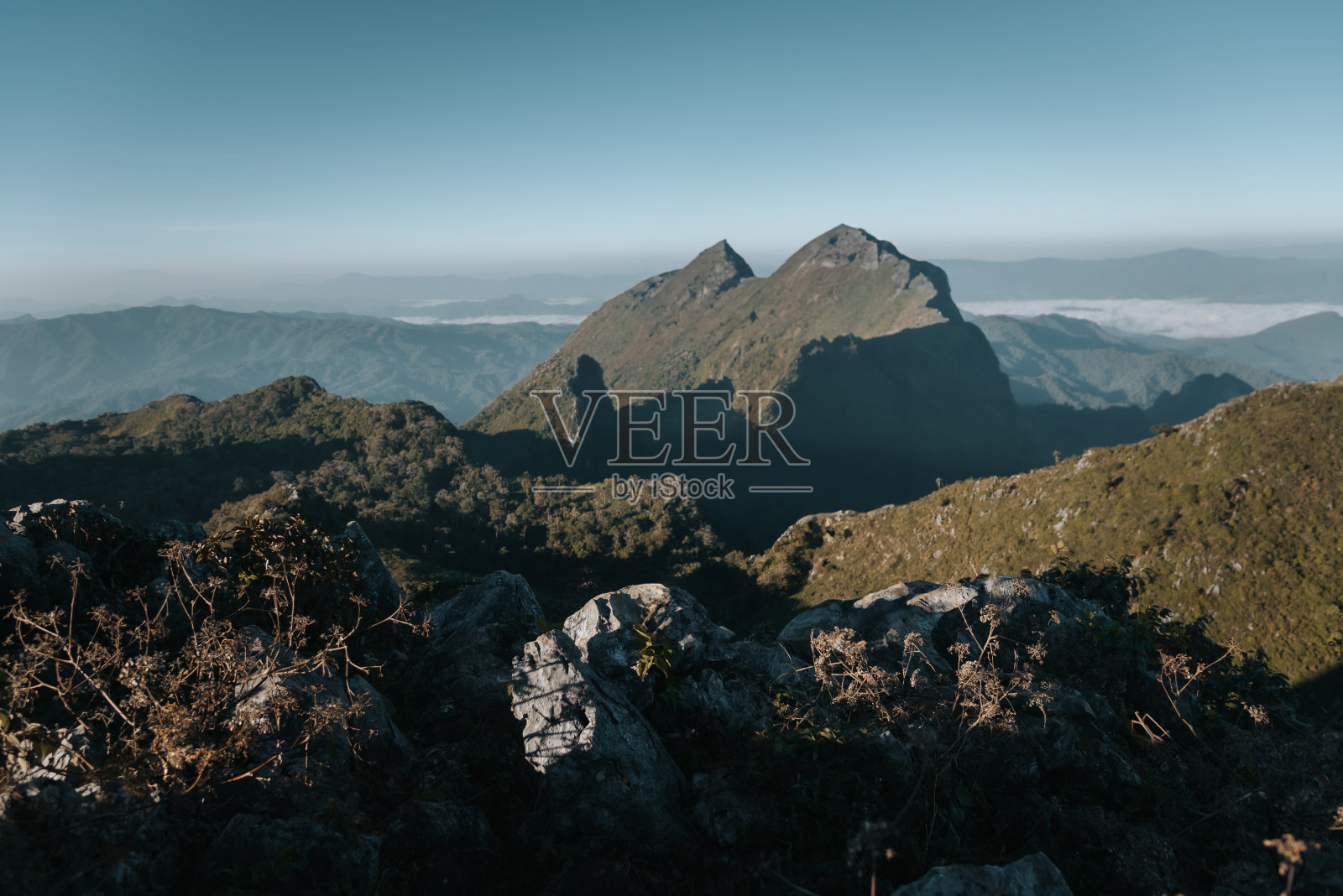 在泰国山区徒步旅行照片摄影图片