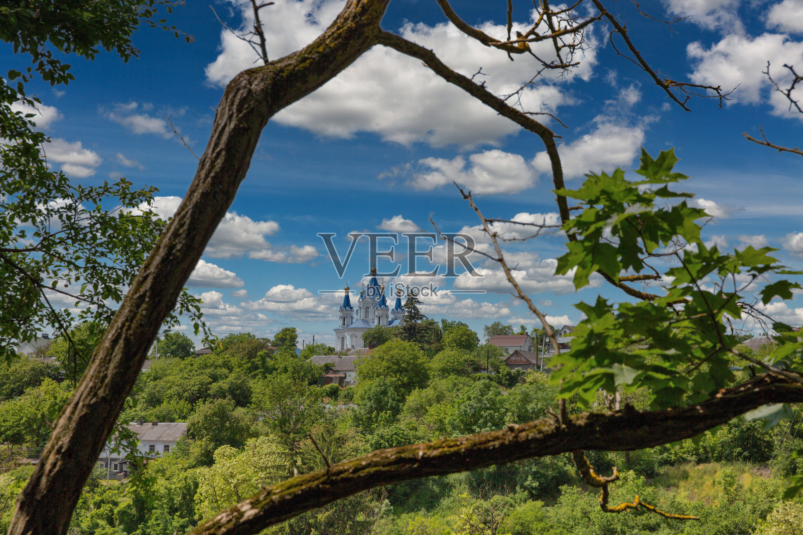 乌克兰卡米亚涅茨-波迪尔斯基的圣乔治教堂。照片摄影图片