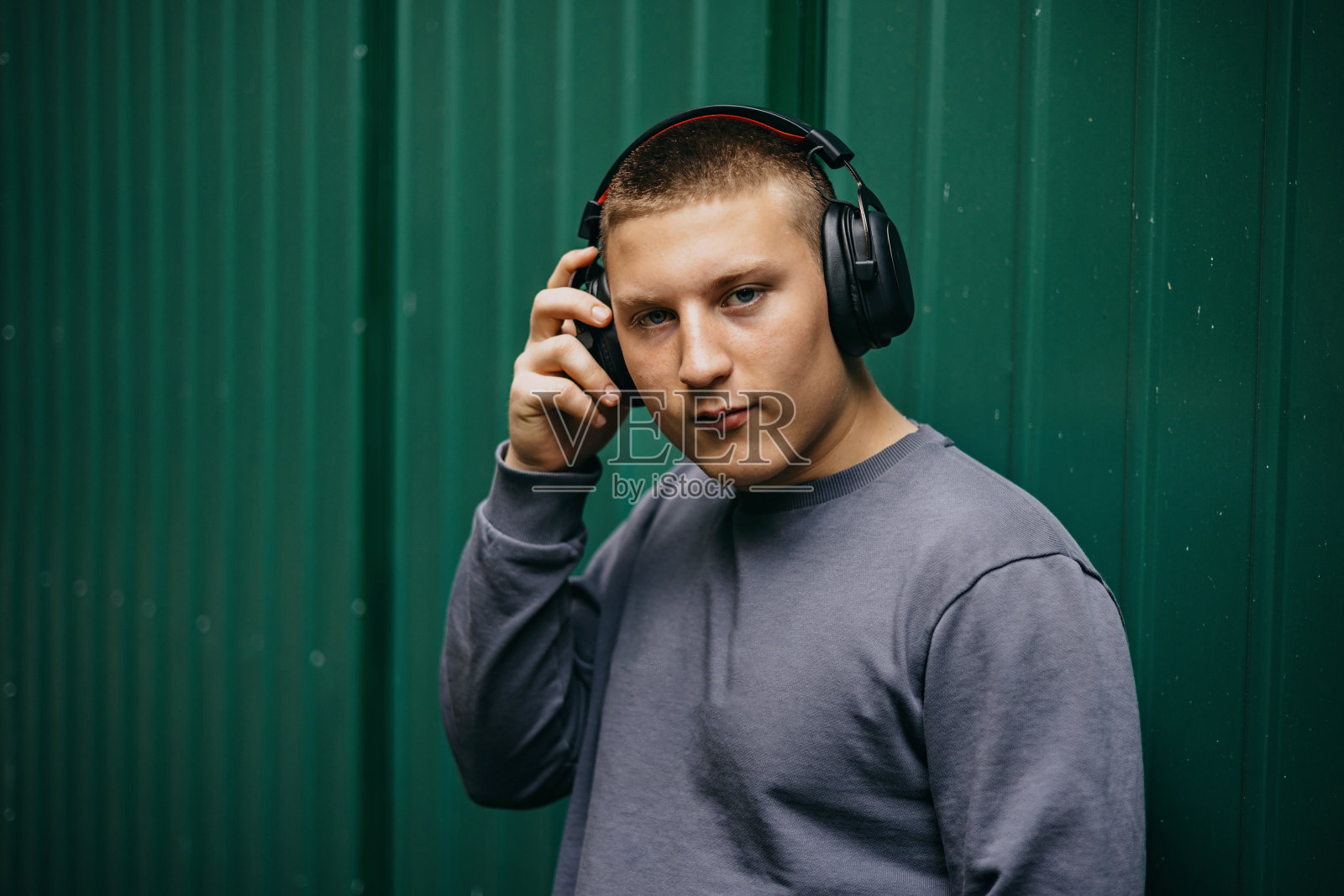 我喜欢听音乐照片摄影图片