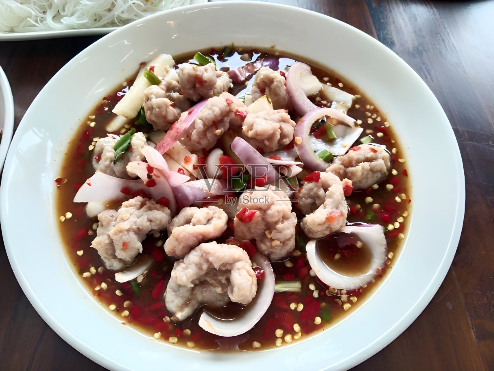 麻辣猪肉沙拉照片摄影图片